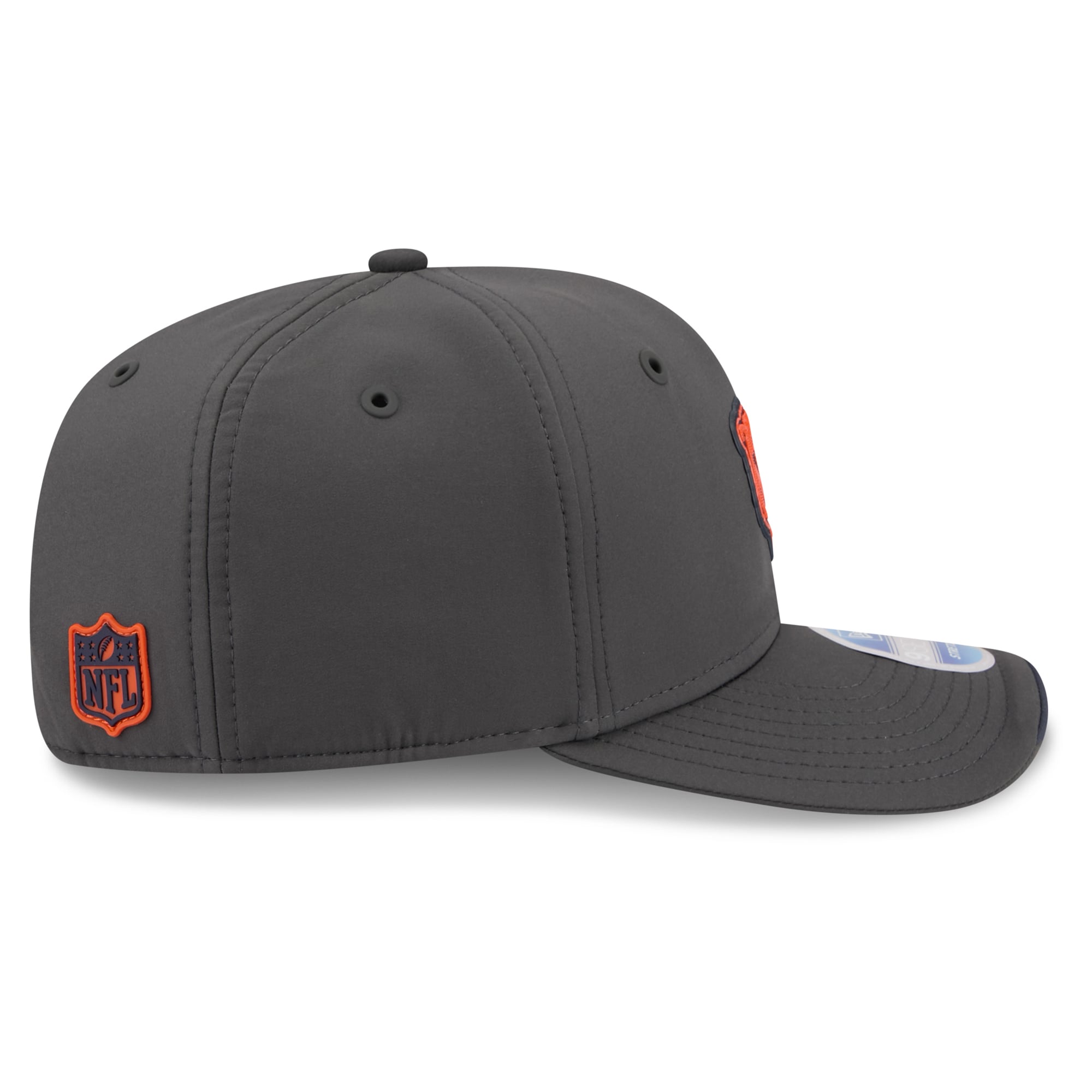 Men's New Era Charcoal Chicago Bears 2026 Sideline Cold Weather 9SEVENTY Adjustable Hat