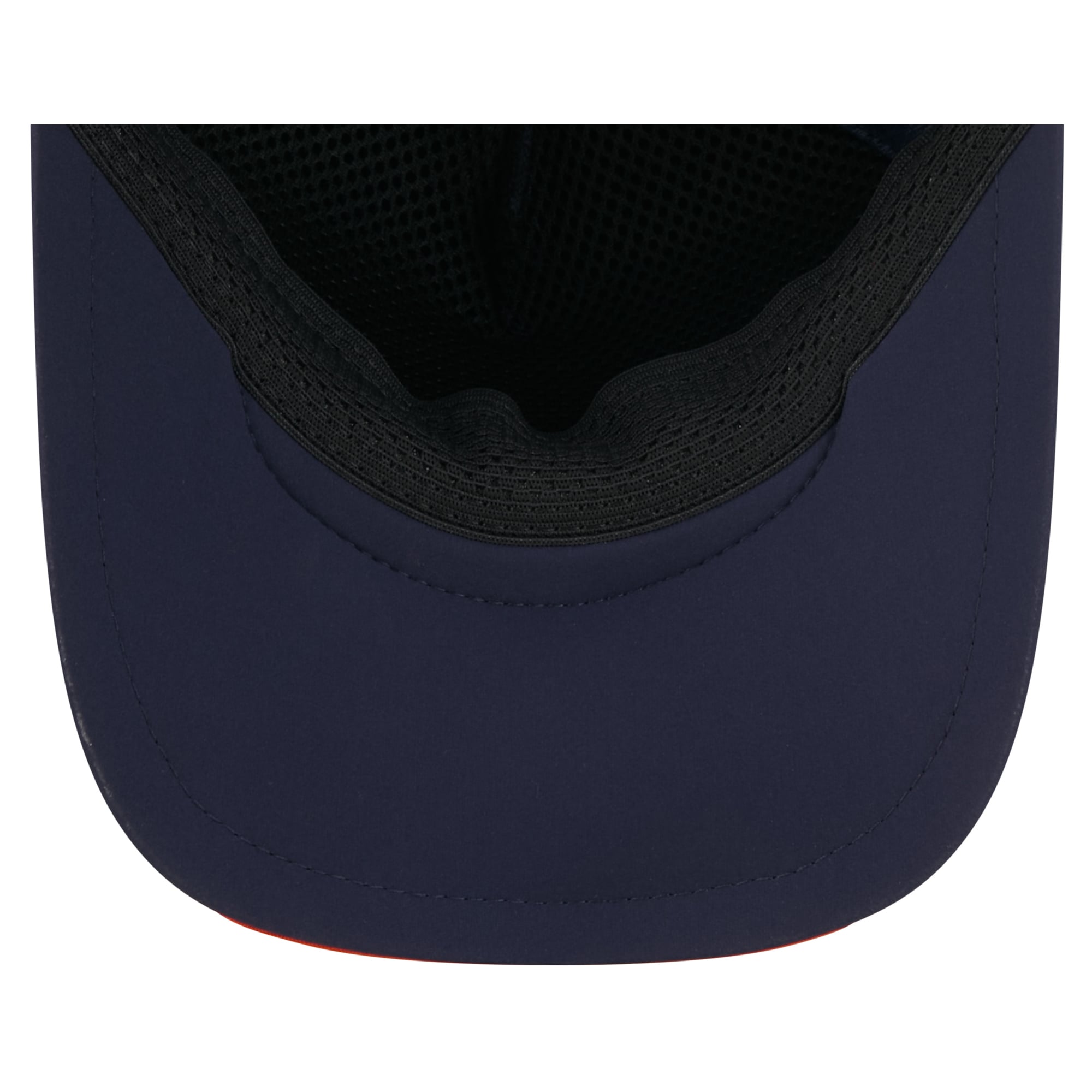 Men's New Era Navy Chicago Bears 2026 Sideline Alternate Apex 9FORTY Adjustable Trucker Hat