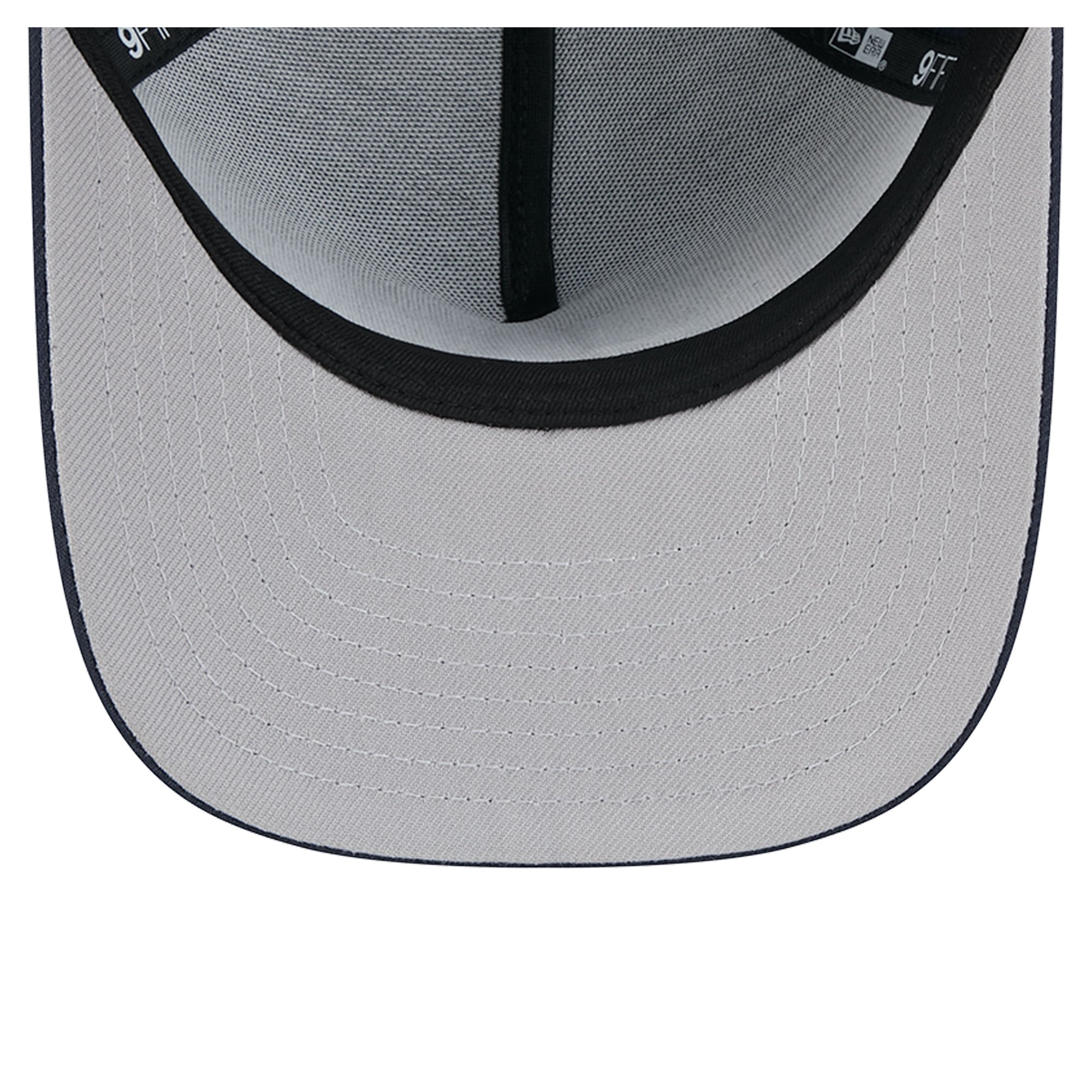 Men's New Era Navy Chicago Bears Laurel A-Frame 9FIFTY Snapback Hat
