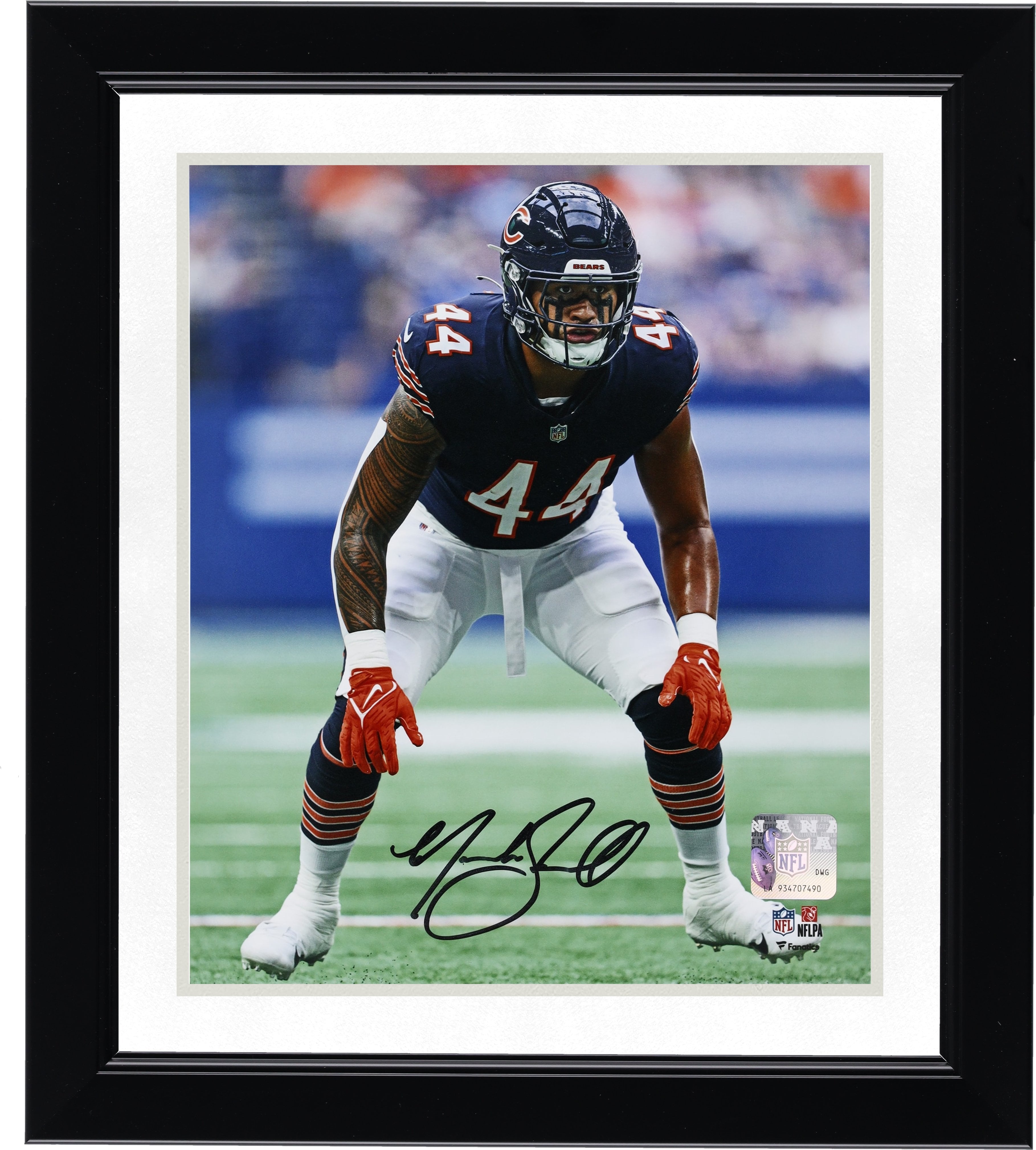 Photographie défensive verticale autographiée de 20,3 x 25,4 cm de Noah Sewell des Chicago Bears