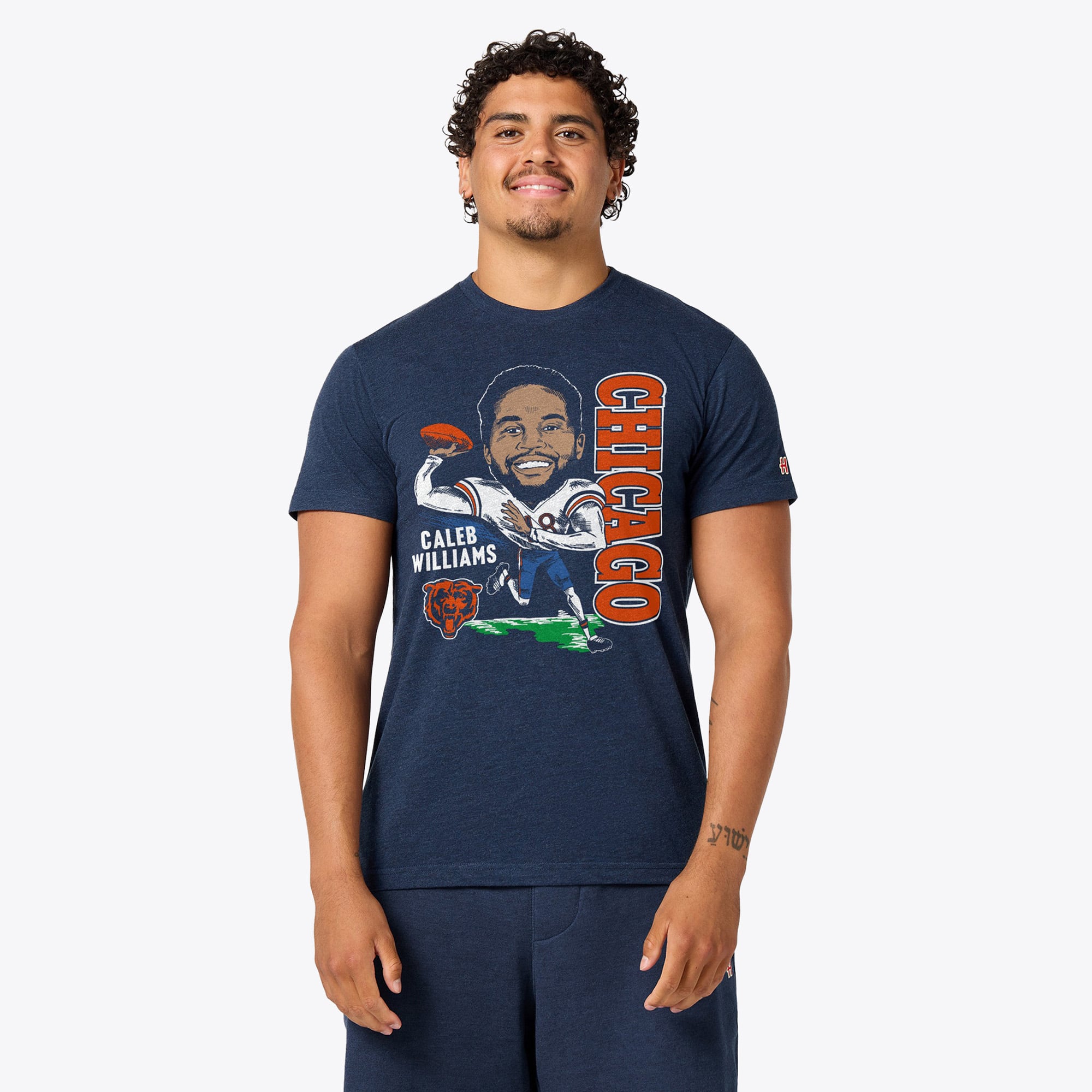 T-shirt unisexe en mélange de trois matières, hommage à Caleb Williams, Chicago Bears, bleu marine, avec caricature du joueur