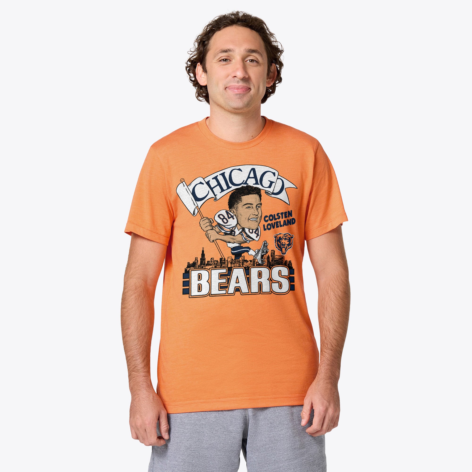 T-shirt unisexe en mélange de trois matières, hommage à Colston Loveland, joueur des Chicago Bears, orange, avec caricature du