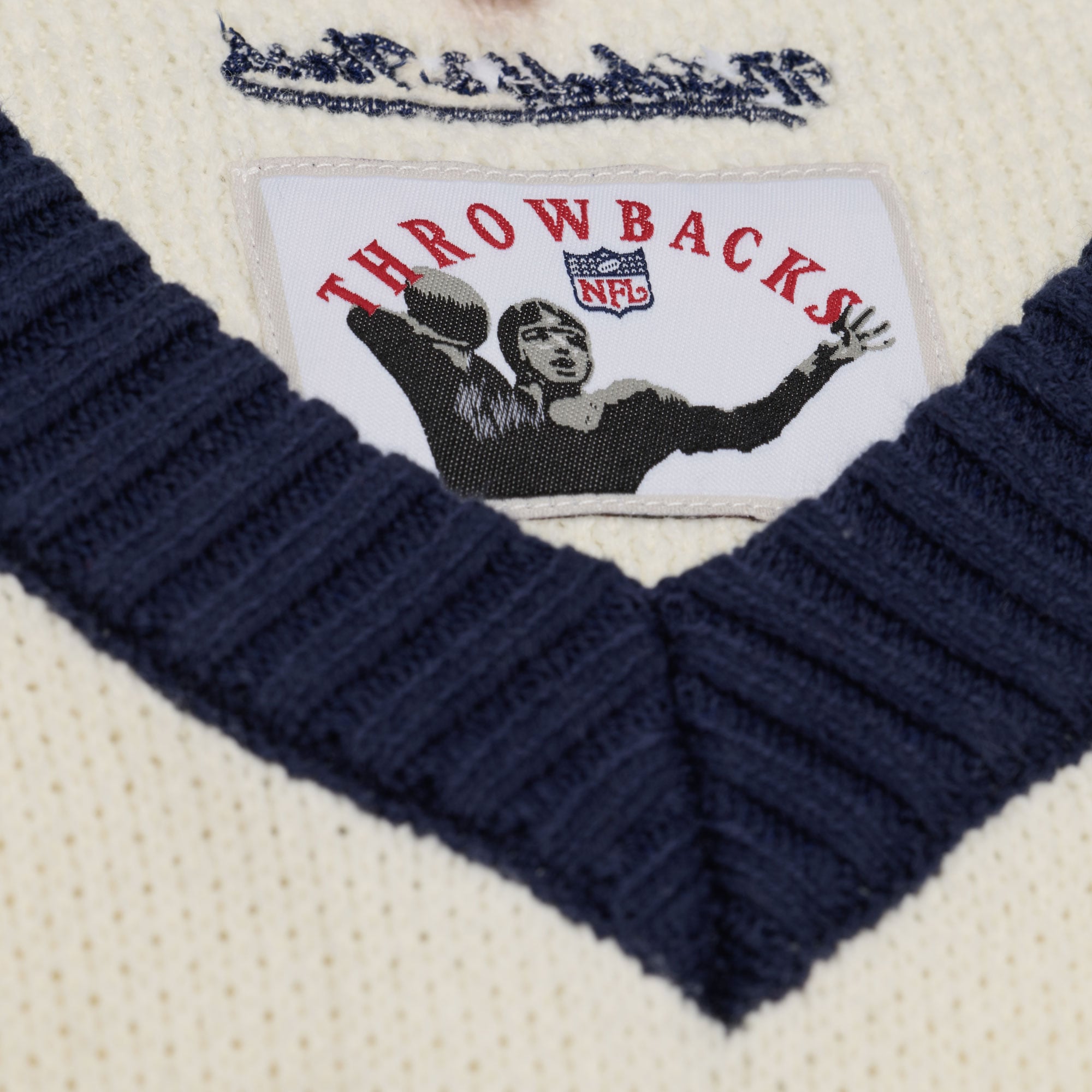 Women's Mitchell & Ness Cream/Navy Chicago Bears Retro Roots V-Neck Sweater