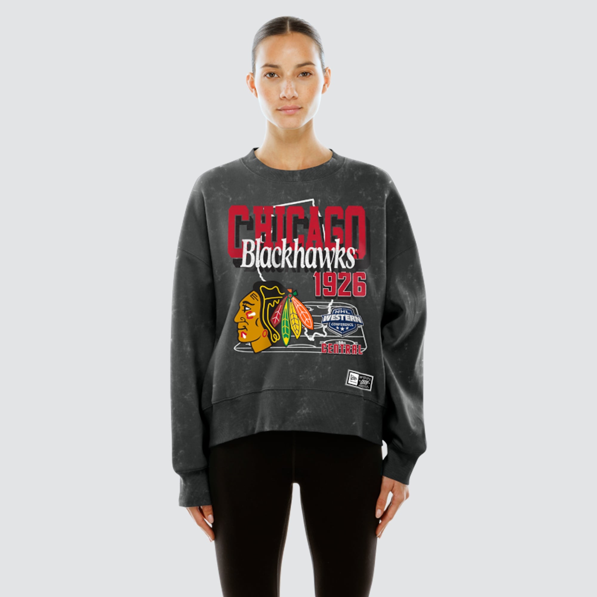 Sweat-shirt à col rond New Era noir pour femme, style rétro, Chicago Blackhawks, en molleton délavé.