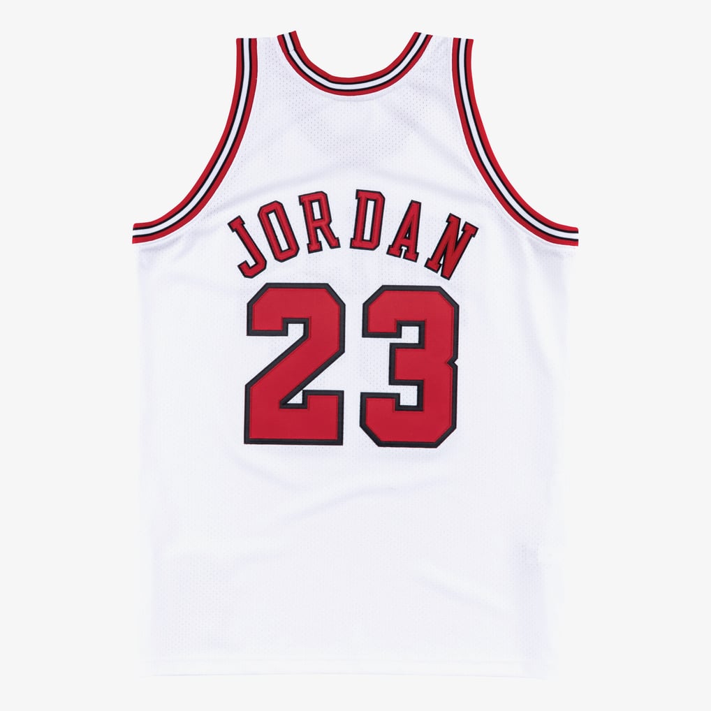 Mitchell & Ness シカゴ・ブルズ マイケル・ジョーダン 1997/98年 