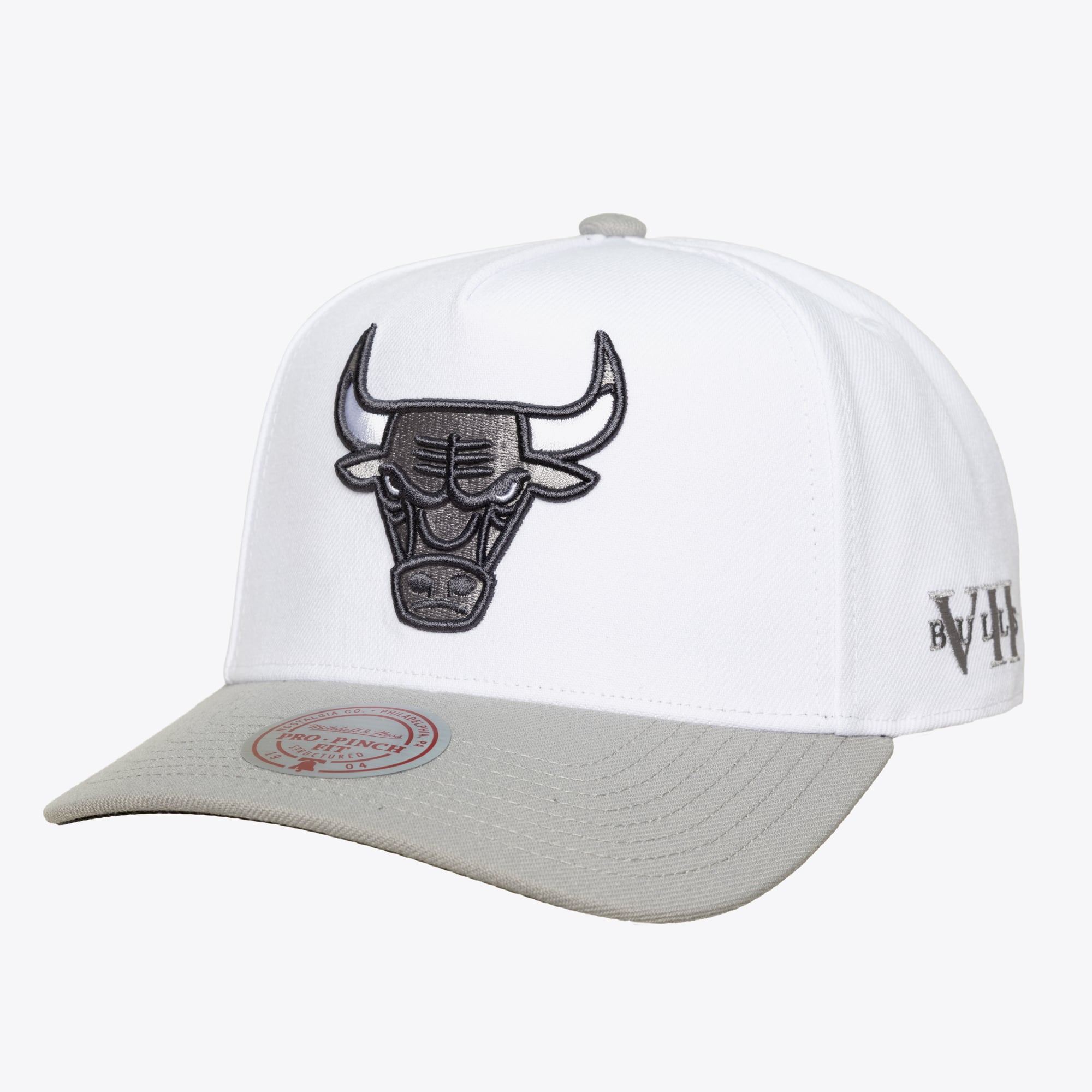Chicago Bulls White/Gray Core VII Pro Pinch Snapback Hat