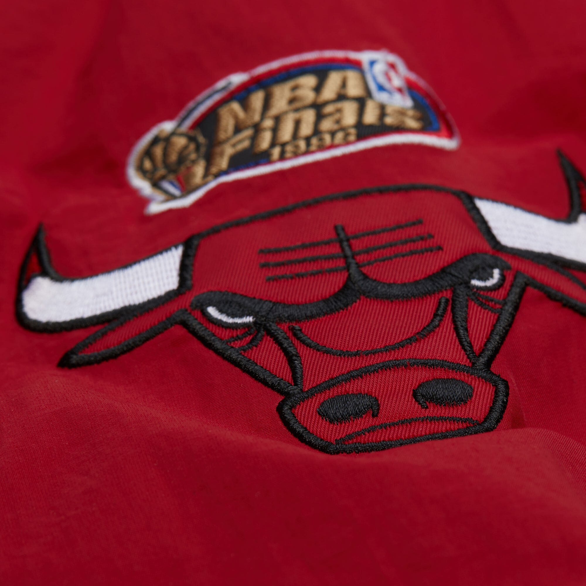 Men's Mitchell & Ness  Black Chicago Bulls Classic V-Neck Raglan Pullover