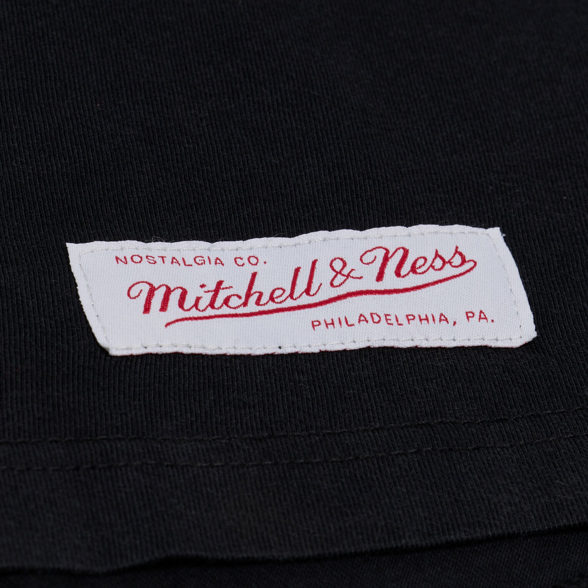 T-shirt graphique noir Mitchell & Ness Chicago Bulls pour homme