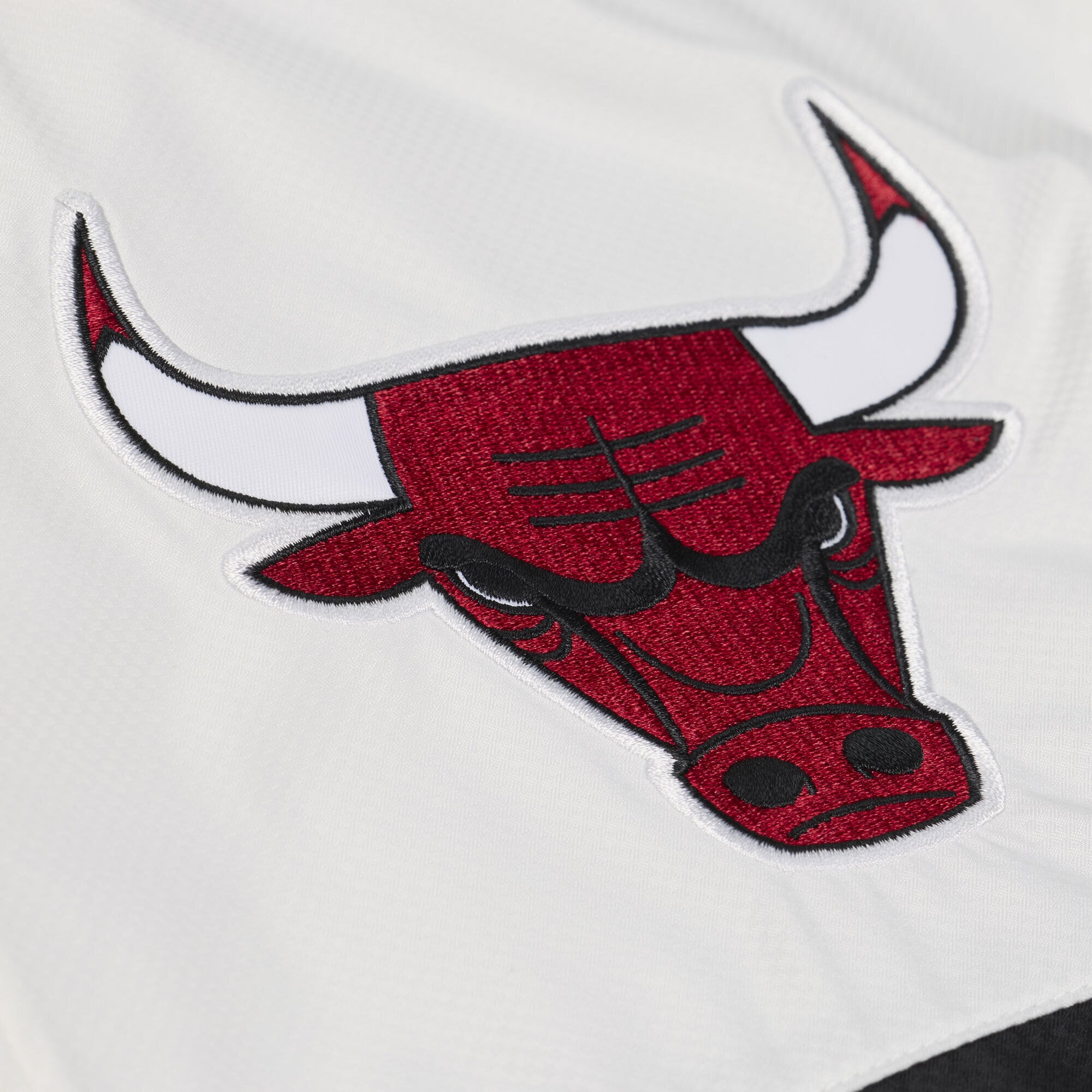 Men's Mitchell & Ness  Black Chicago Bulls Head Coach Lightweight Anorak Quarter-Zip Windbreaker