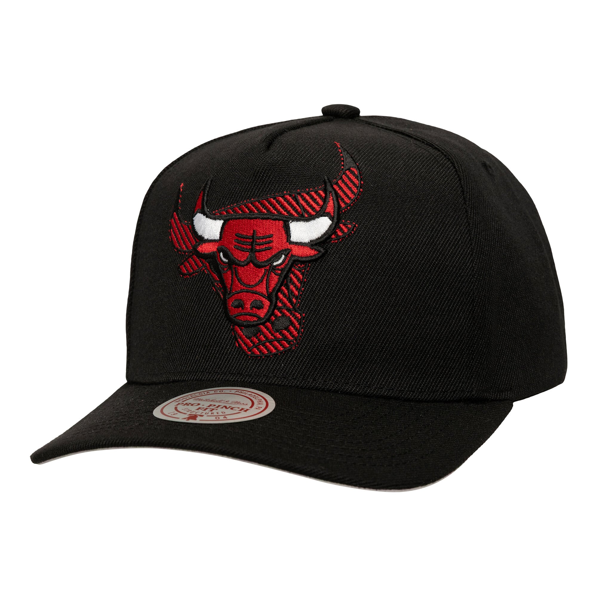 Men's Chicago Bulls Mitchell & Ness Black Tilted Pro Pinch Adjustable Hat