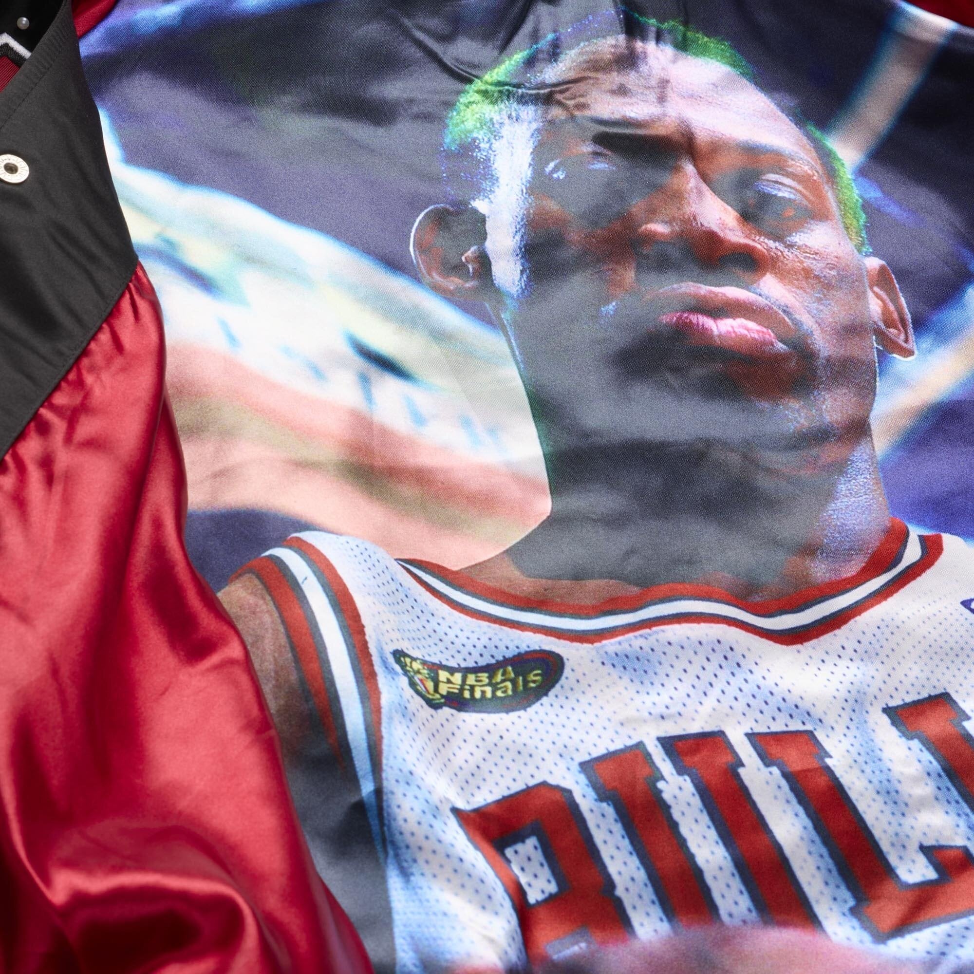 Veste légère en satin à boutons-pression Mitchell & Ness Dennis Rodman, joueur des Chicago Bulls, pour homme