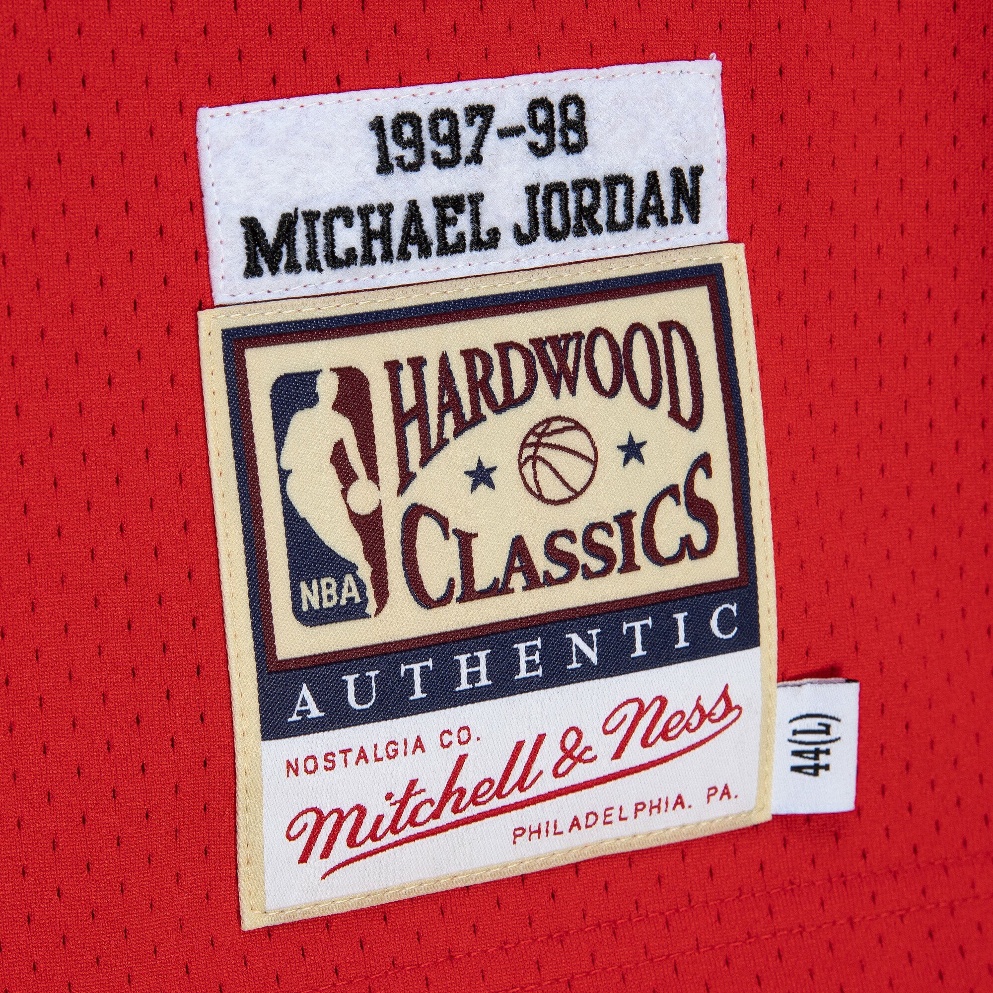 Maillot authentique Mitchell & Ness Michael Jordan rouge des Chicago Bulls 1997-98 pour homme