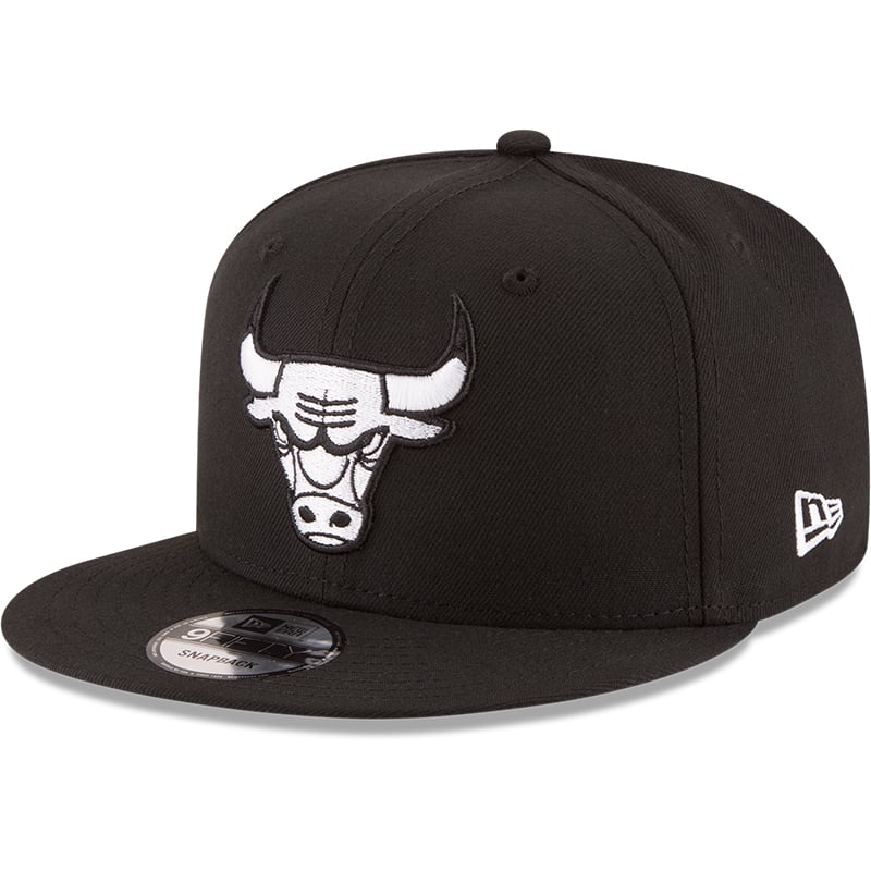 Men's Chicago Bulls New Era Black Black & White Logo 9FIFTY Adjustable Snapback Hat