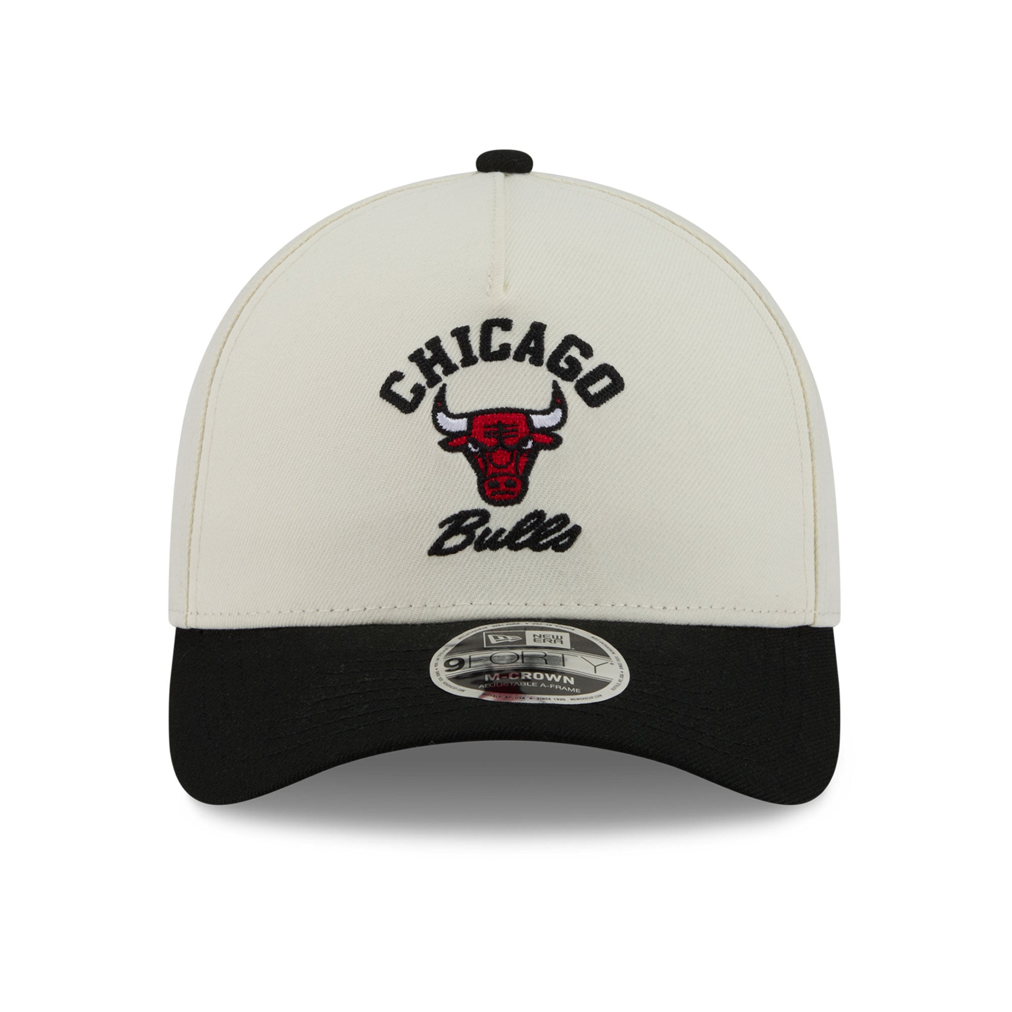Casquette ajustable New Era Chicago Bulls Arch 9FORTY A-Frame M-Crown noire et blanche pour homme