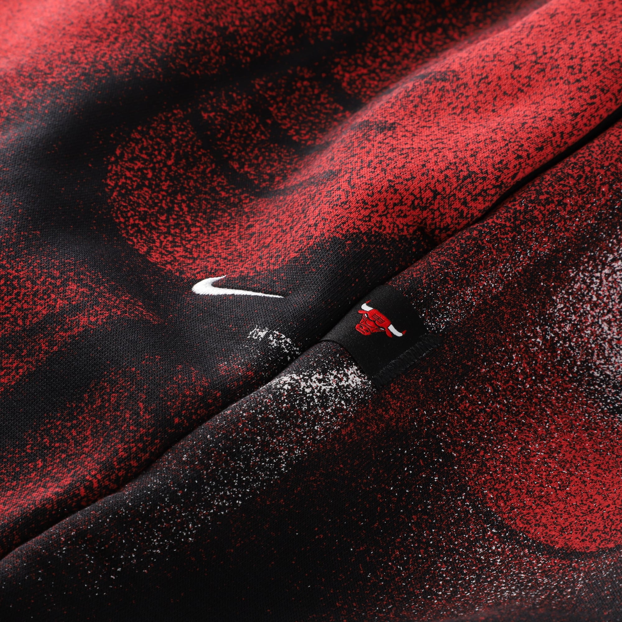 Short de sport Nike Chicago Bulls 2026 Standard Issue pour homme, en polaire noire.