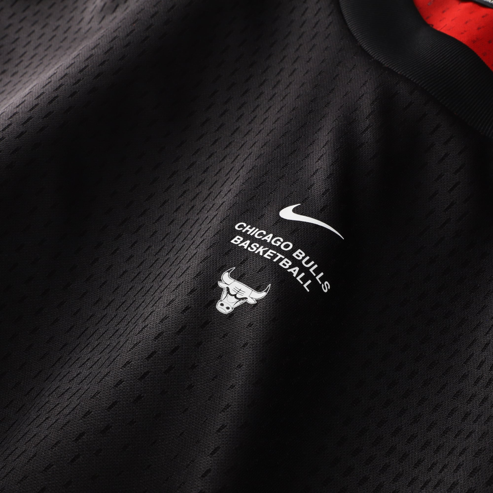 T-shirt à manches longues Nike Chicago Bulls noir pour homme, édition standard 2026, performance d'avant-match