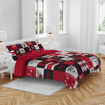Chicago Bulls Pegasus Patchwork Plaid Three-Piece Full/Queen Bed in a Bag Set