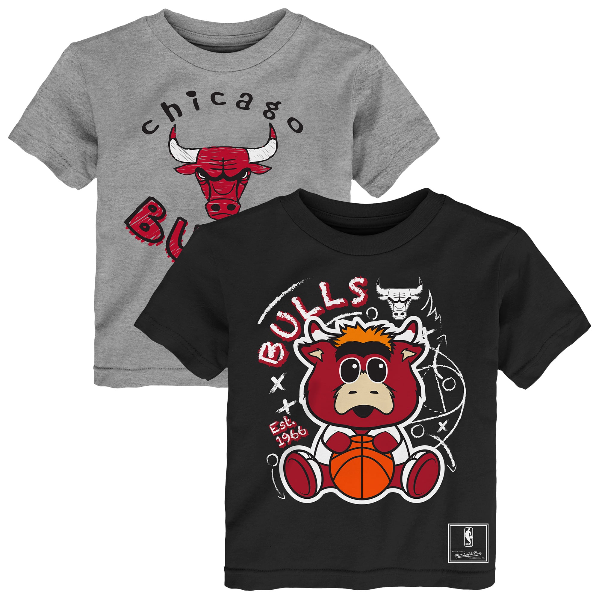 Ensemble de deux t-shirts Mitchell & Ness pour tout-petits, noir/gris chiné, motif Chicago Bulls, avec croquis.