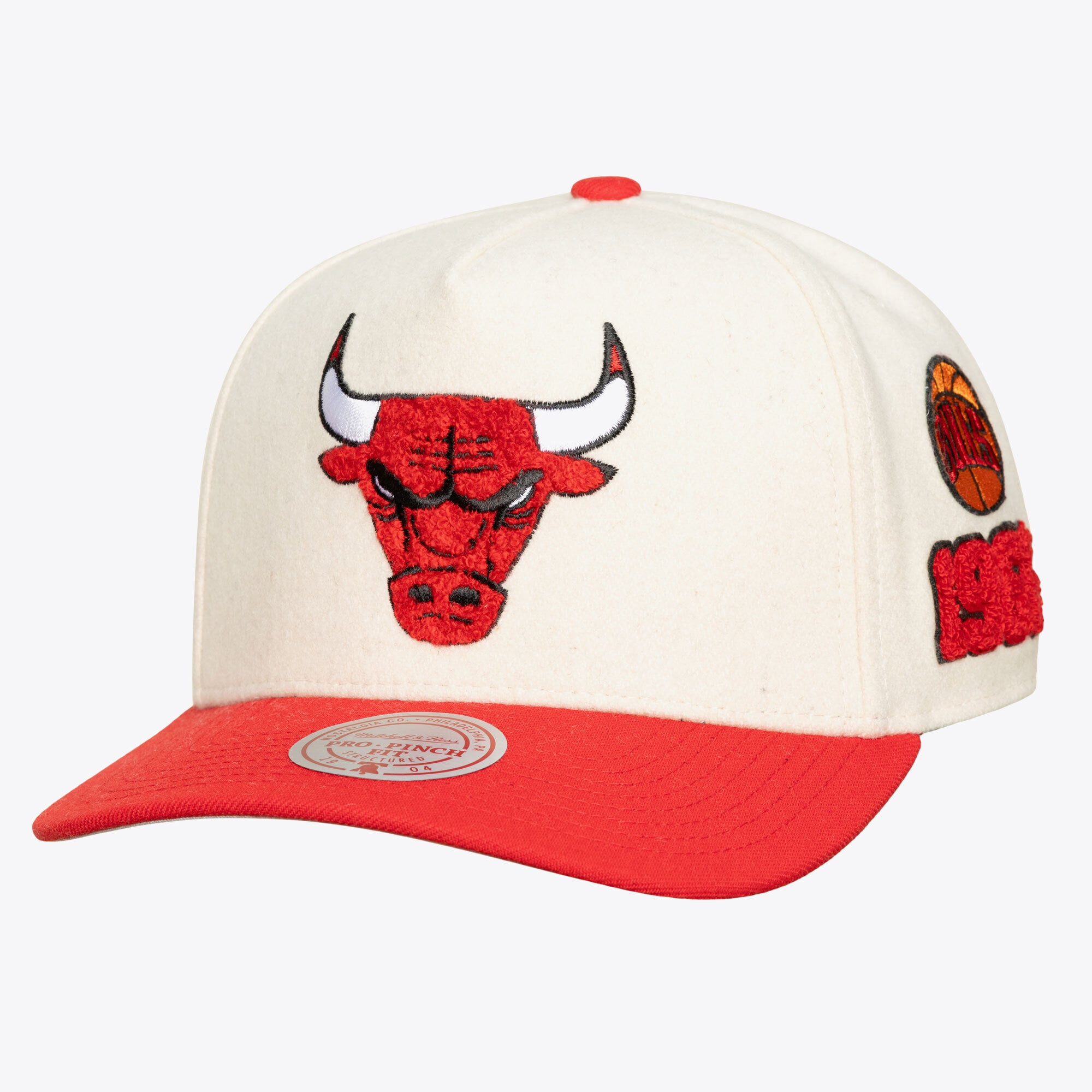 Casquette unisexe Mitchell & Ness crème Chicago Bulls Team Pro ajustable