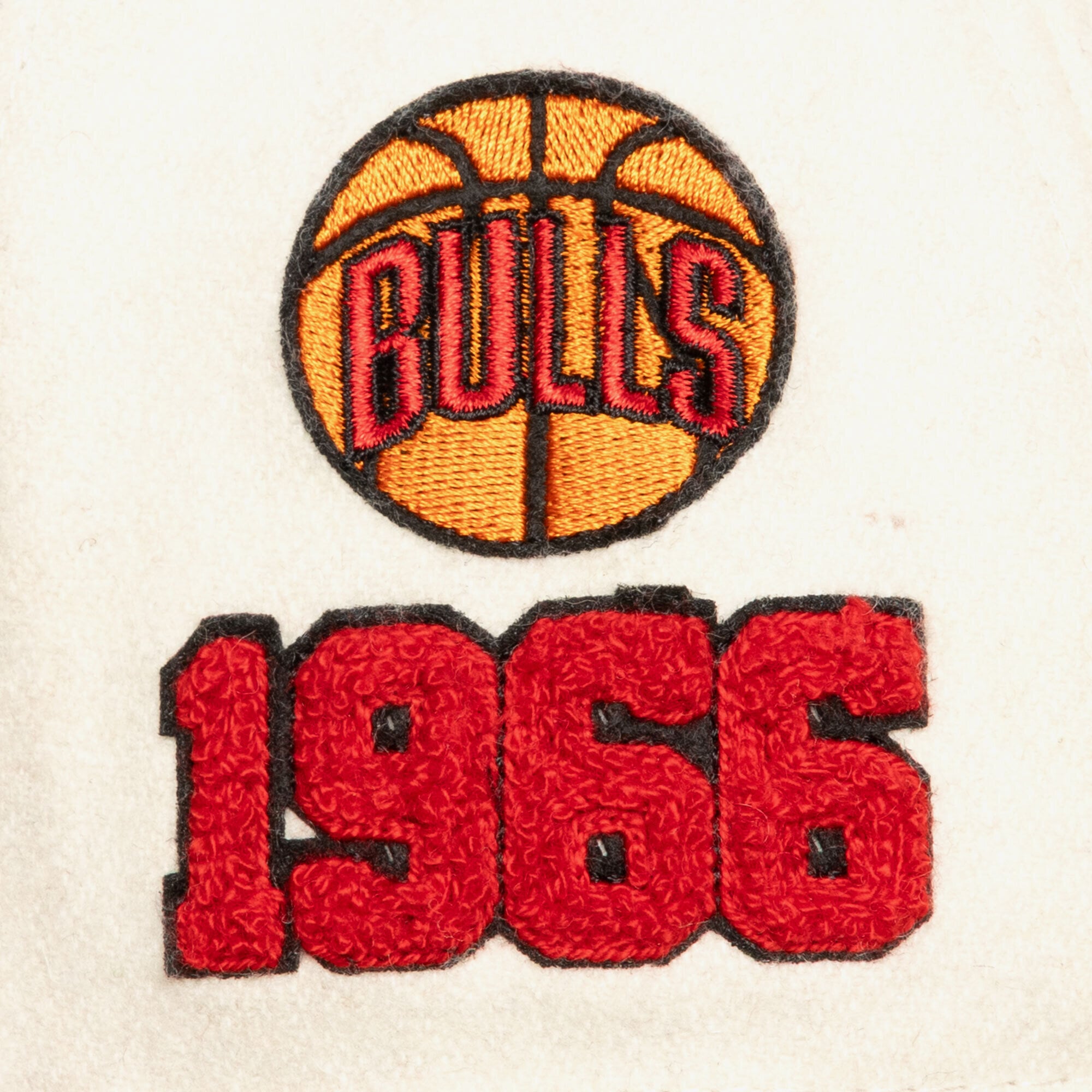 Casquette unisexe Mitchell & Ness crème Chicago Bulls Team Pro ajustable