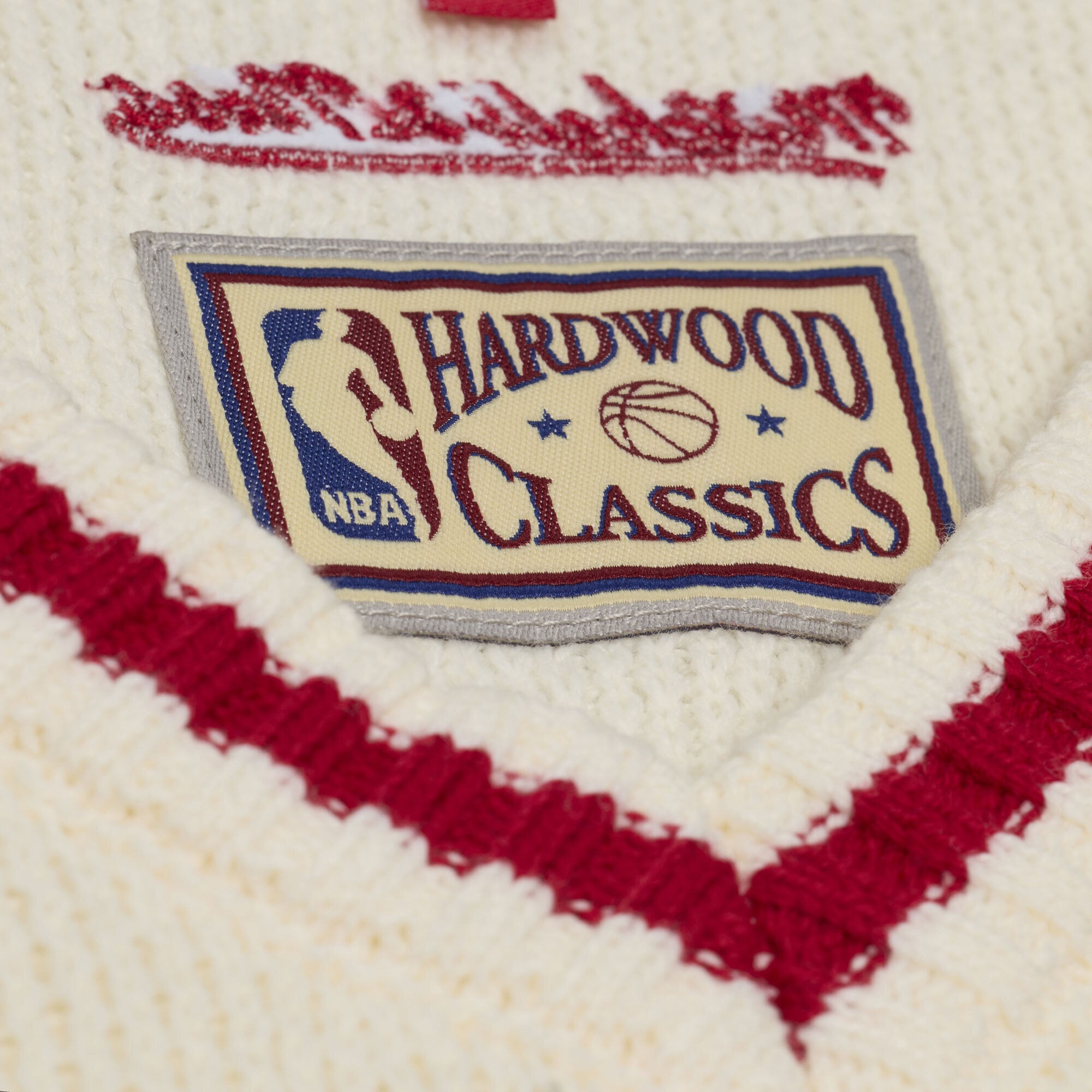 Women's Mitchell & Ness Cream Chicago Bulls Retro Roots Sweater Vest