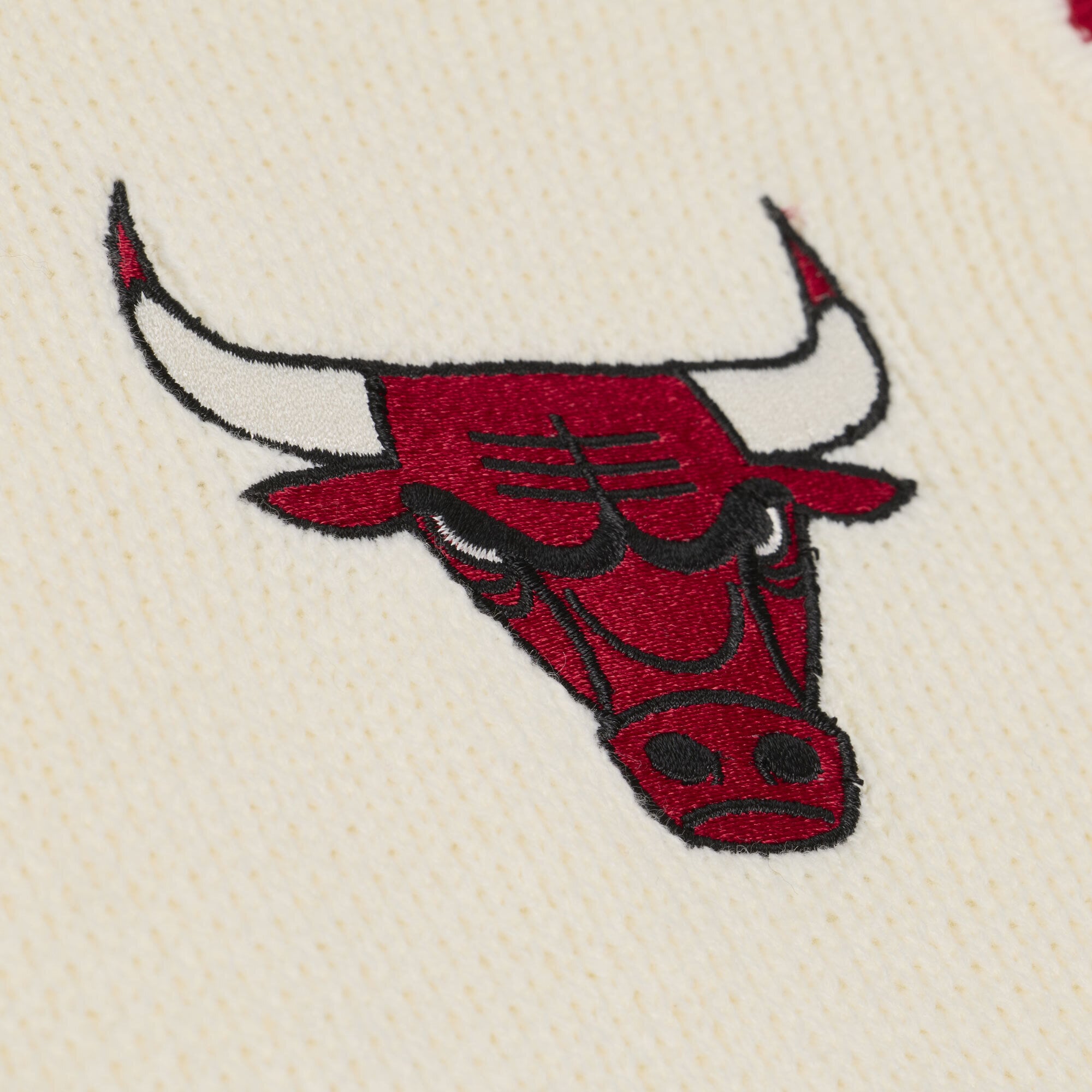 Women's Mitchell & Ness Cream Chicago Bulls Retro Roots Sweater Vest