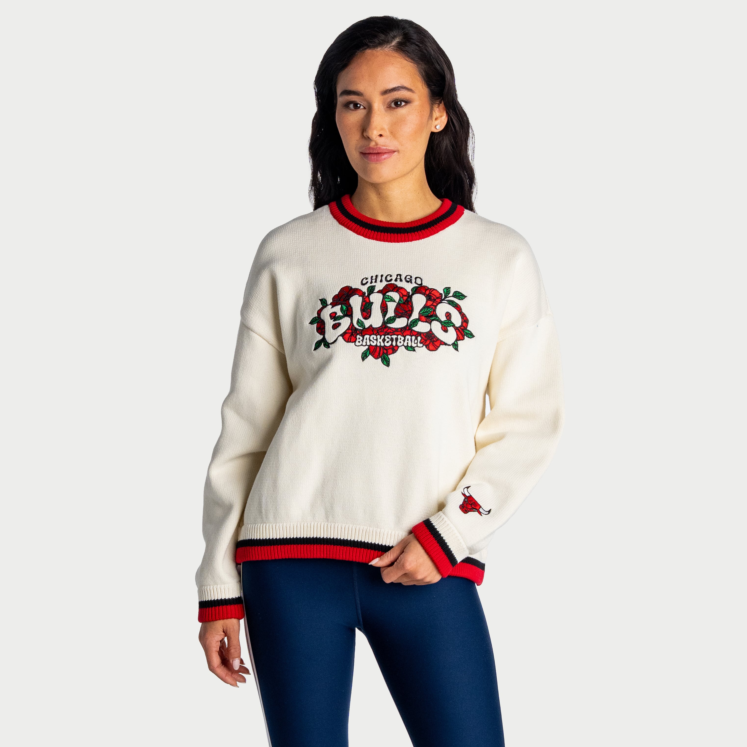 Pull jacquard à col rond crème Chicago Bulls de The Wild Collective pour femme