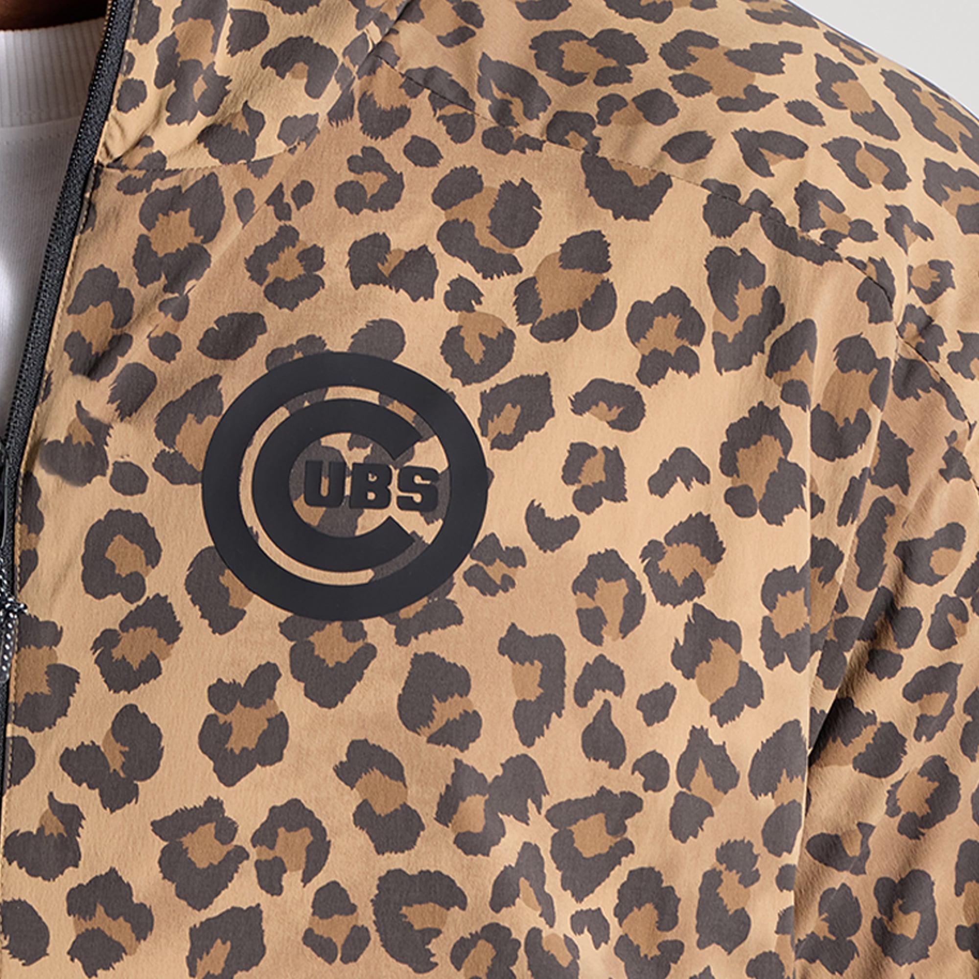 Men's lululemon Chicago Cubs Multi-Pocket Running Anorak *Leopard
