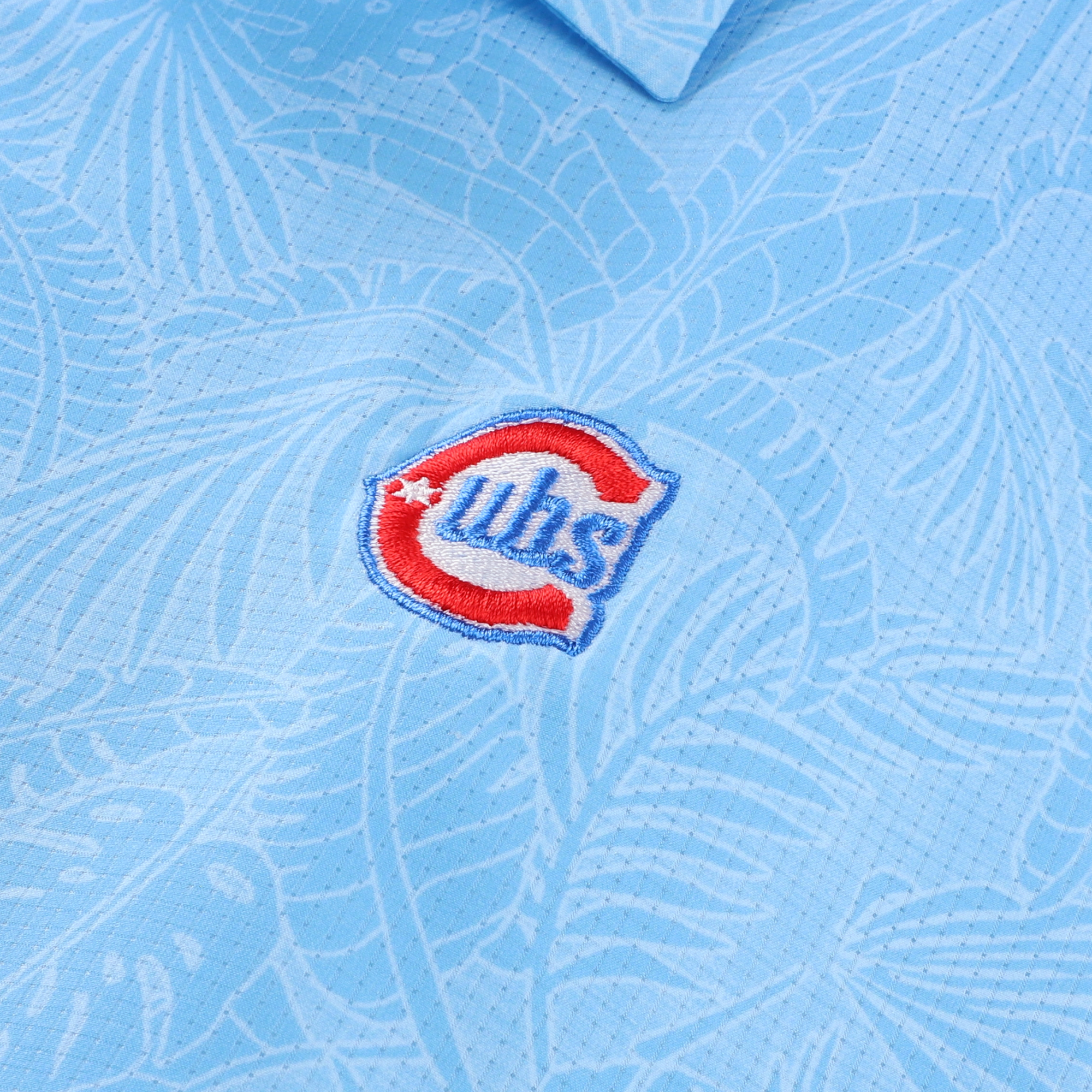 Chemise boutonnée Tommy Bahama IslandZone bleu clair pour homme, motif Chicago Cubs Saltwater Fronds