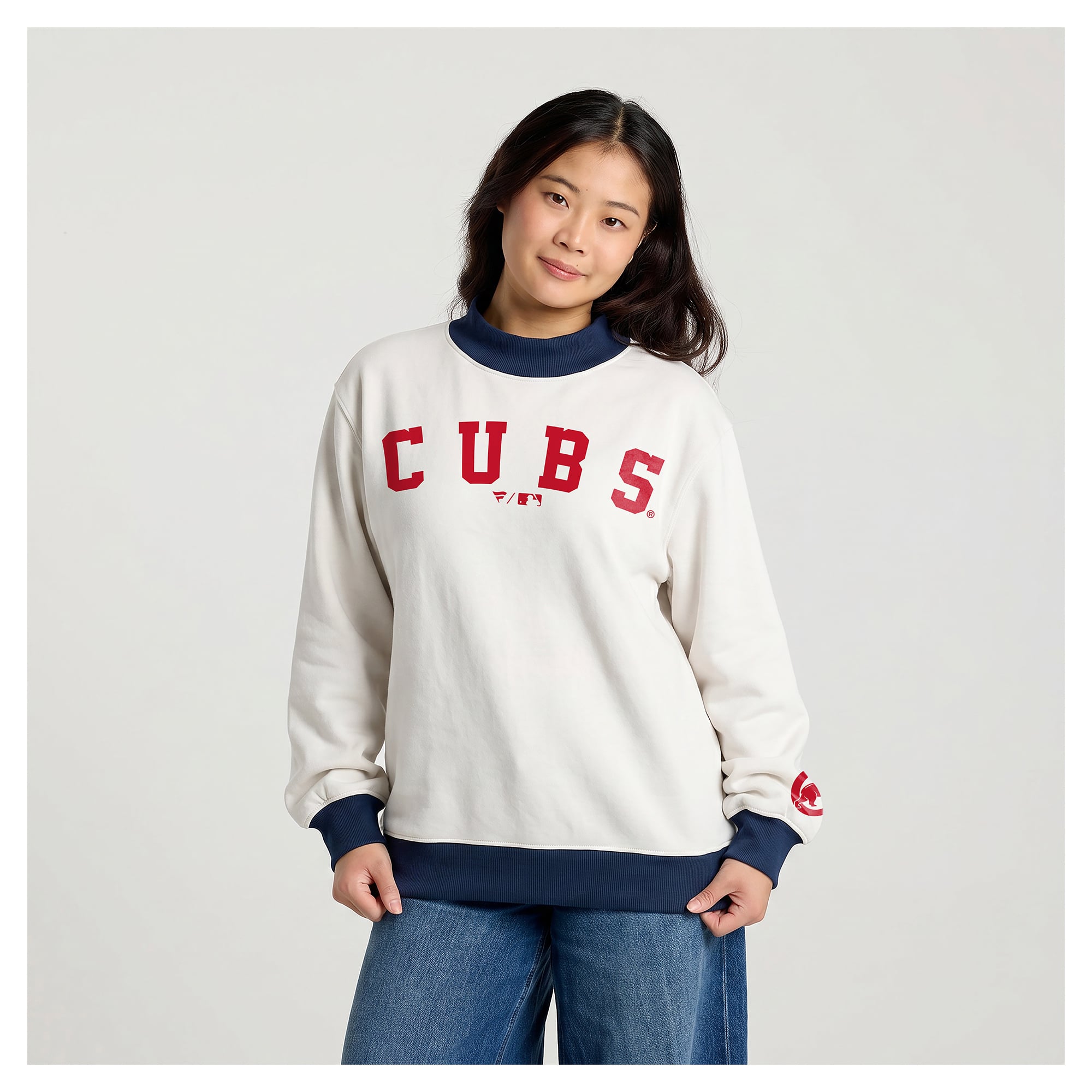 Women's Fanatics Cream Chicago Cubs Sweatshirt