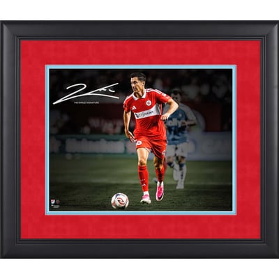 Robert Lewandowski Chicago Fire Facsimile Signature Fanatics Authentic Framed 11" x 14" Spotlight Photograph