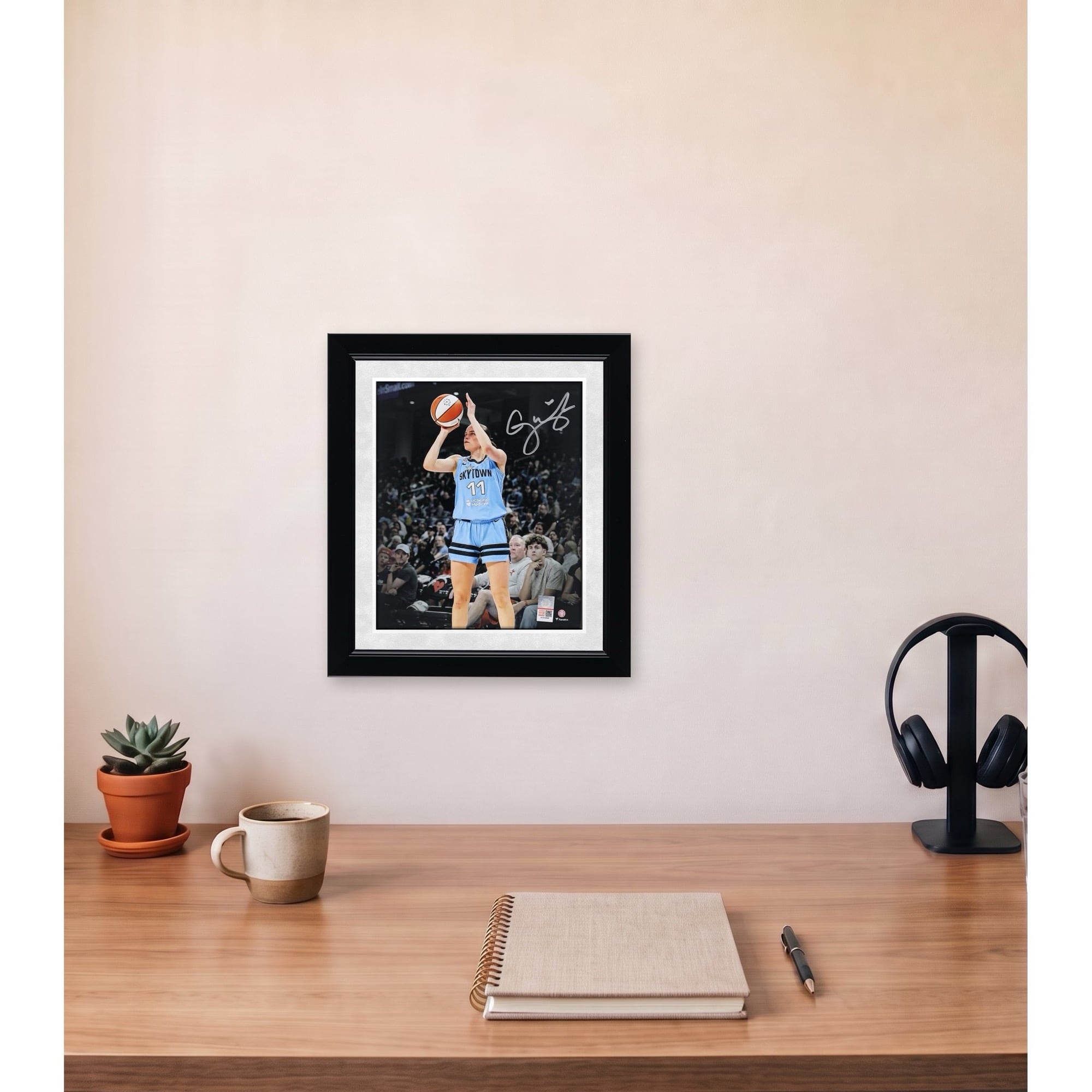 Gabriela Jaquez Chicago Sky Autographed 8" x 10" Shooting Spotlight Photograph