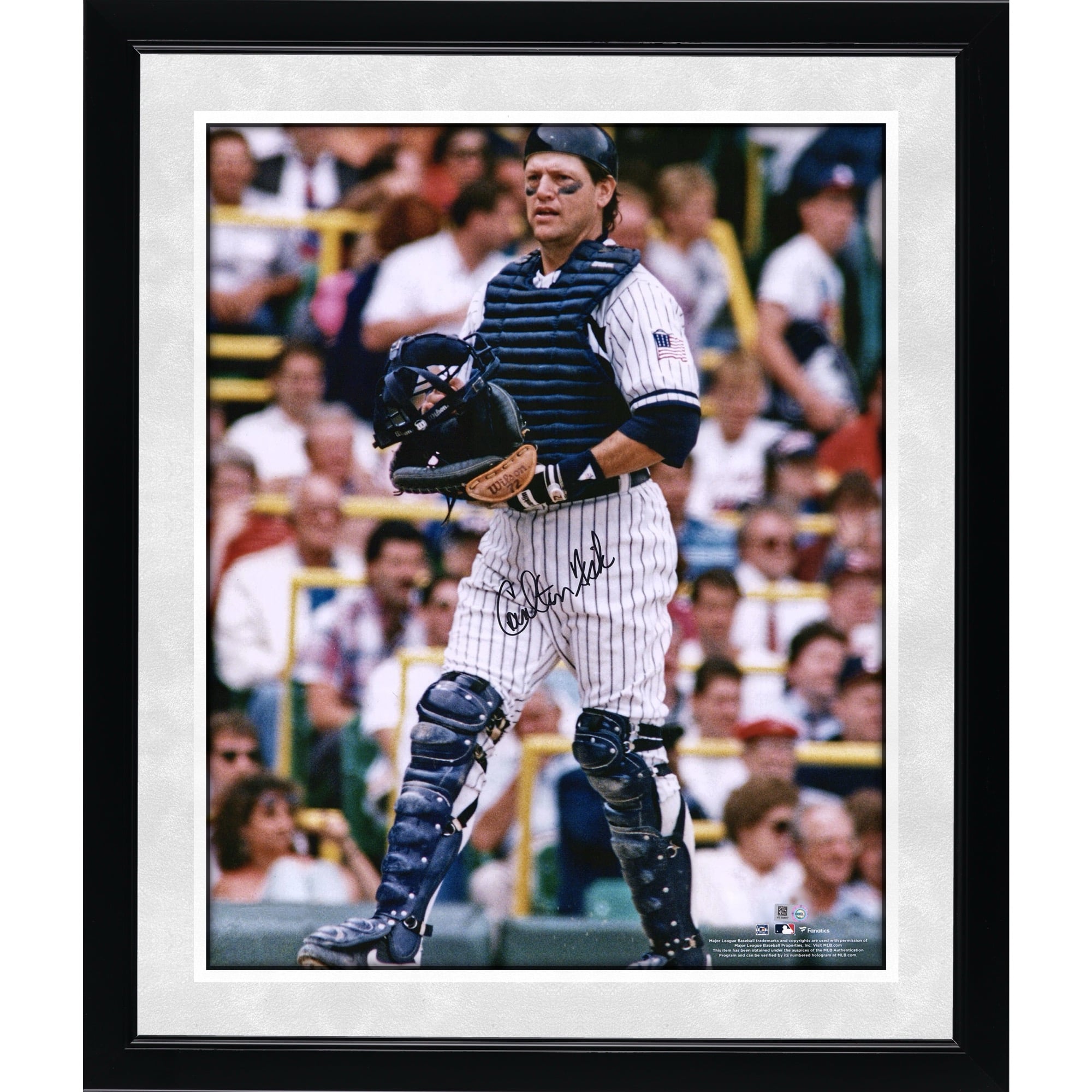 Carlton Fisk Chicago White Sox Autographed 16'' x 20'' Catchers Gear Photograph