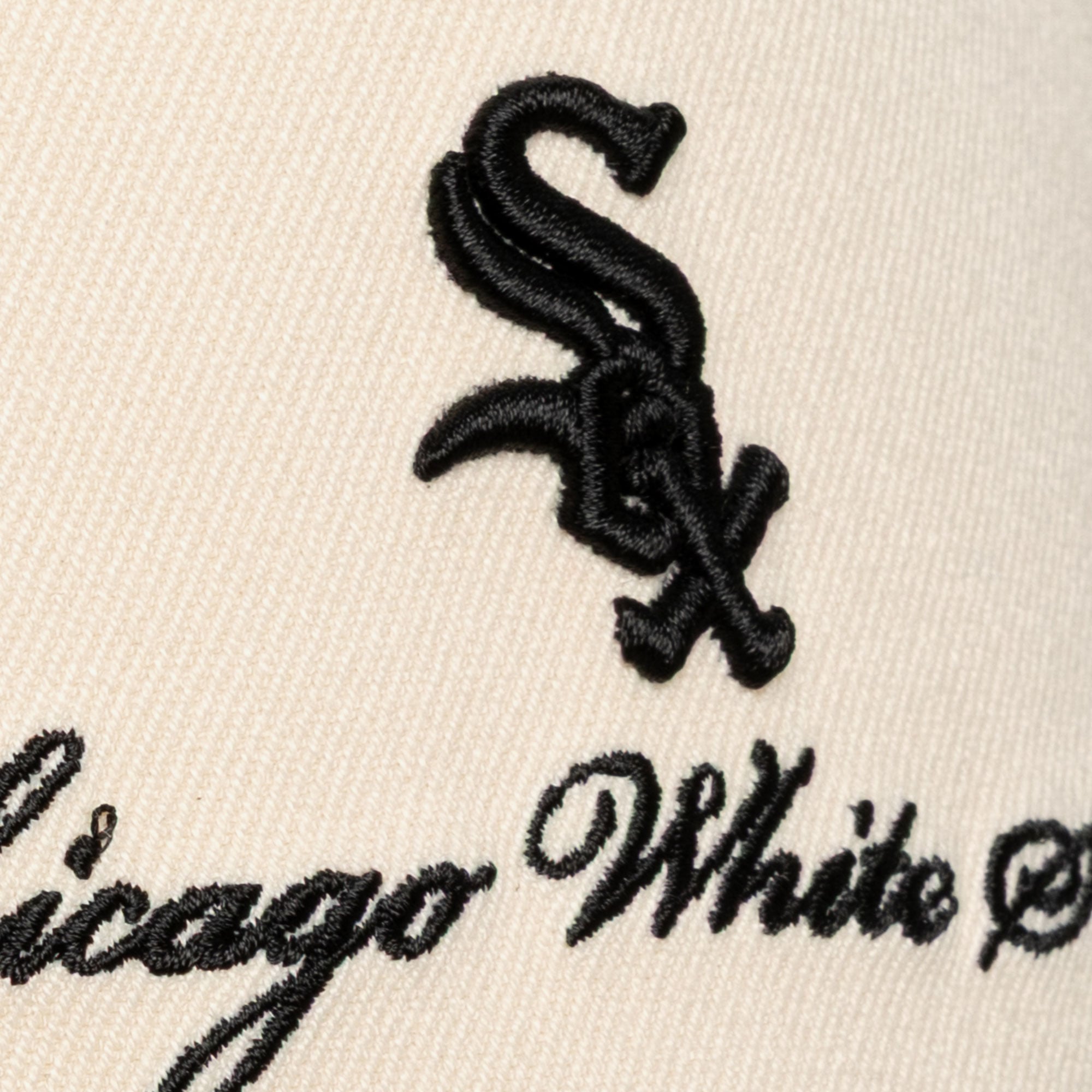 Men's Mitchell & Ness Cream/Black Chicago White Sox Flawless Stretch Snapback Hat