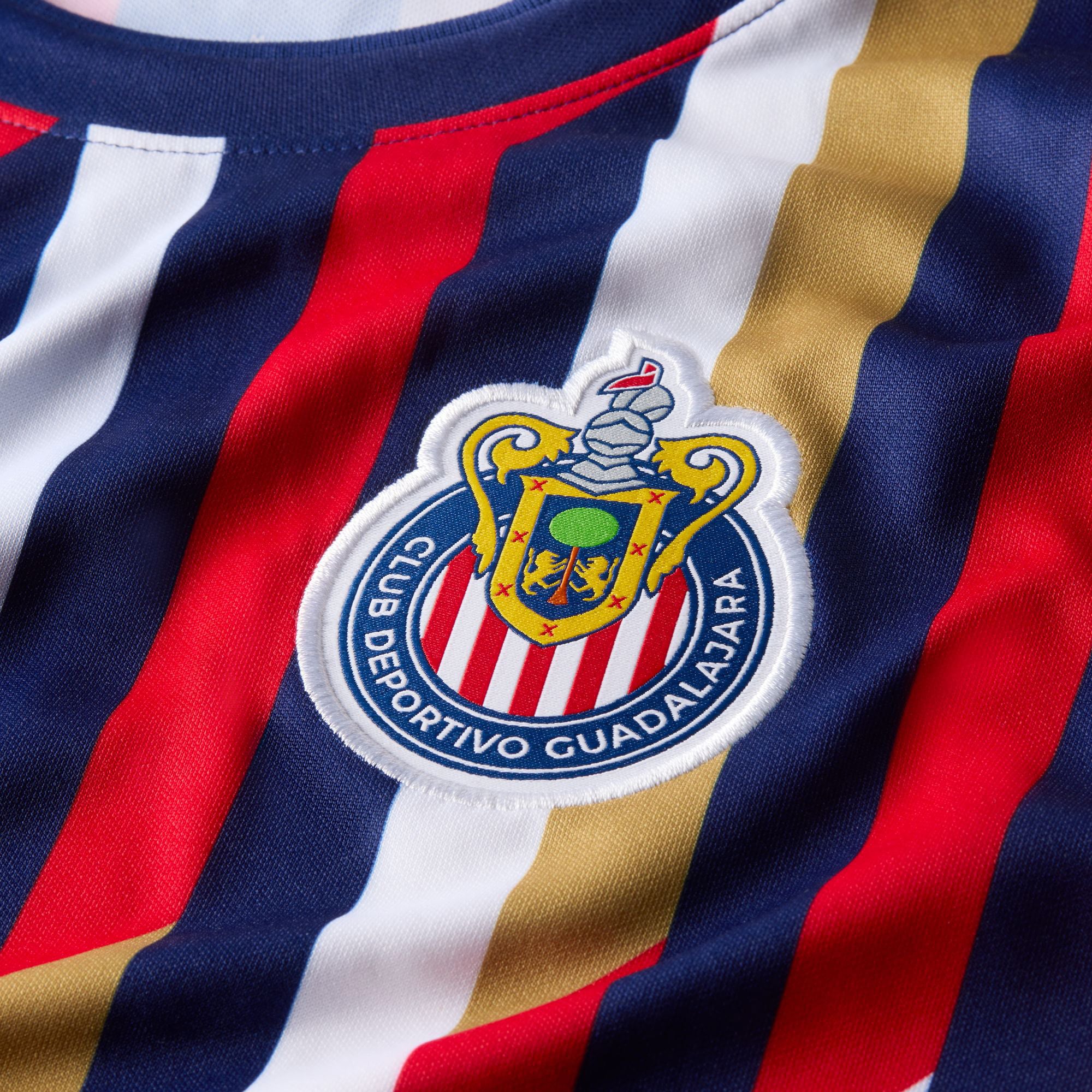 Youth Nike White Chivas 2026/27 Dri-FIT Pre-Match Top
