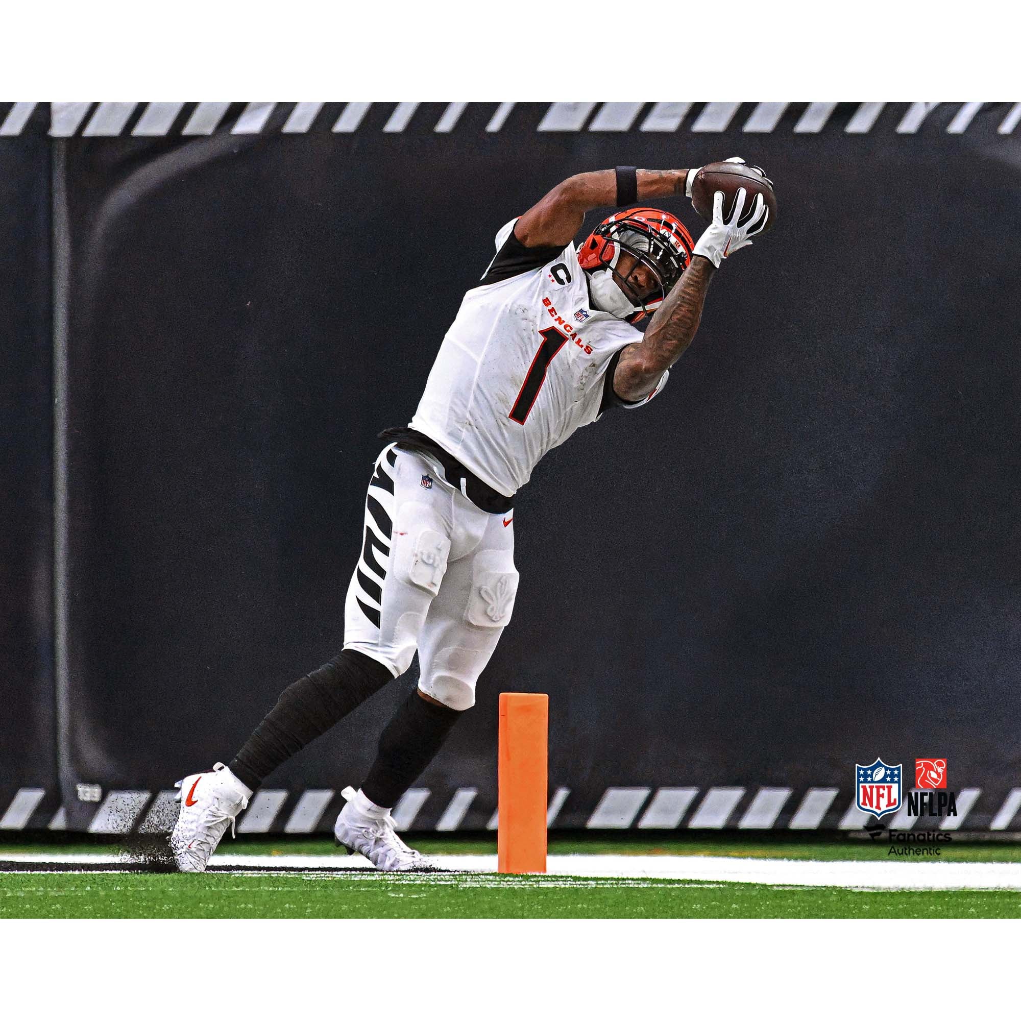 Ja'Marr Chase Cincinnati Bengals Unsigned 2026 Week 2 Toe Tap Touchdown Catch vs. Houston Texans Spotlight Photograph