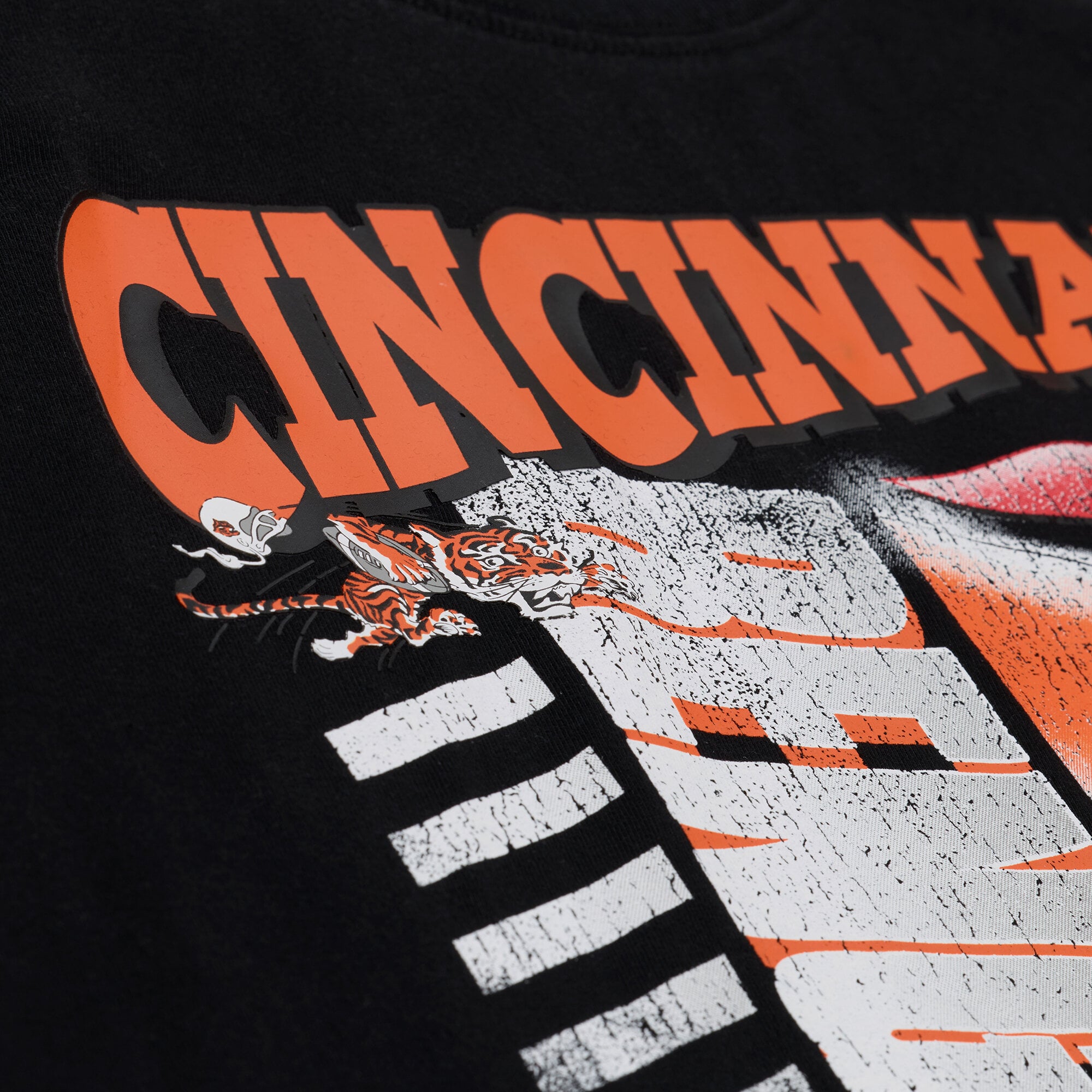 T-shirt à manches courtes Mitchell & Ness noir pour homme, motif streetwear Core Essentials des Bengals de Cincinnati