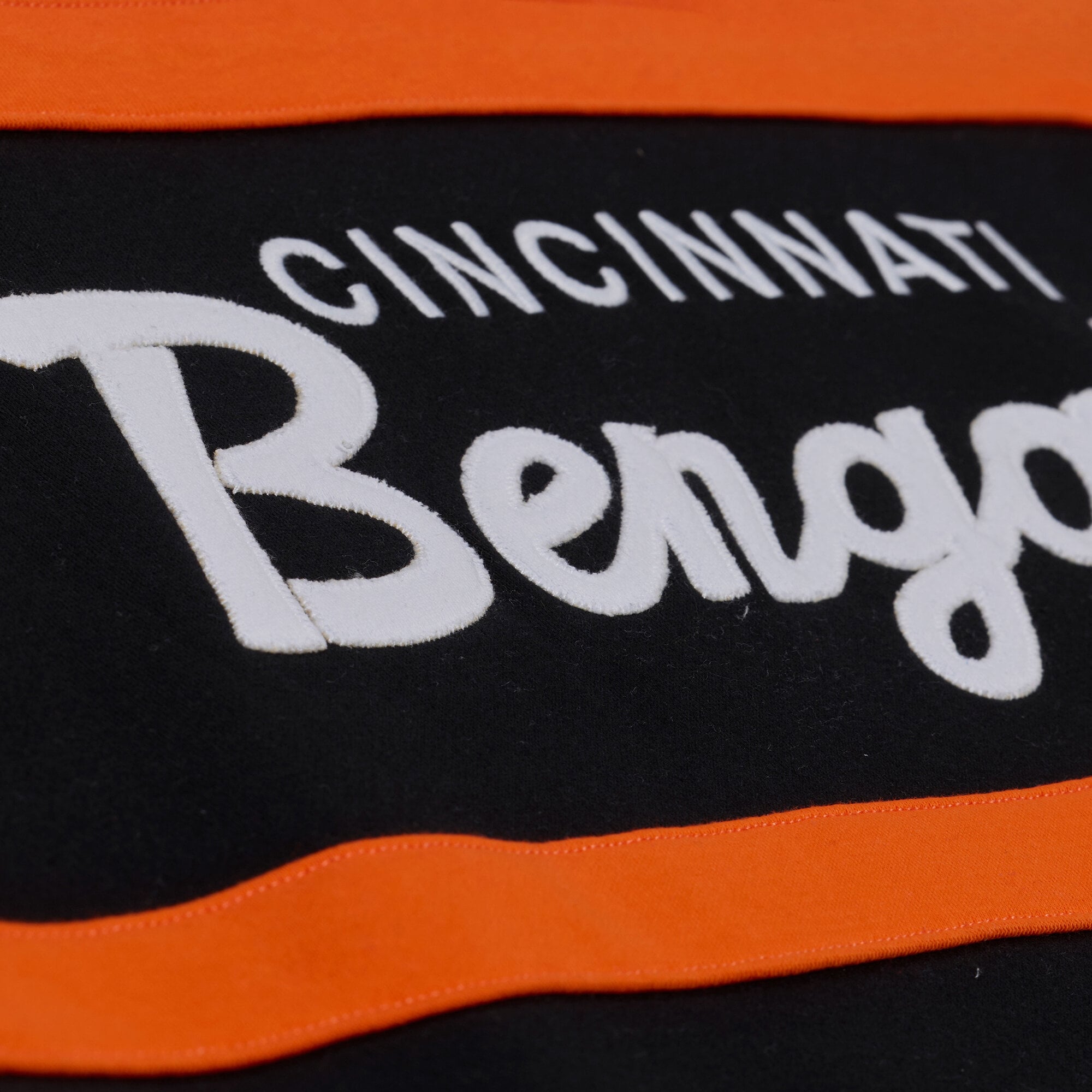 Sweat à capuche noir Mitchell & Ness pour homme, représentant l'entraîneur-chef des Bengals de Cincinnati.