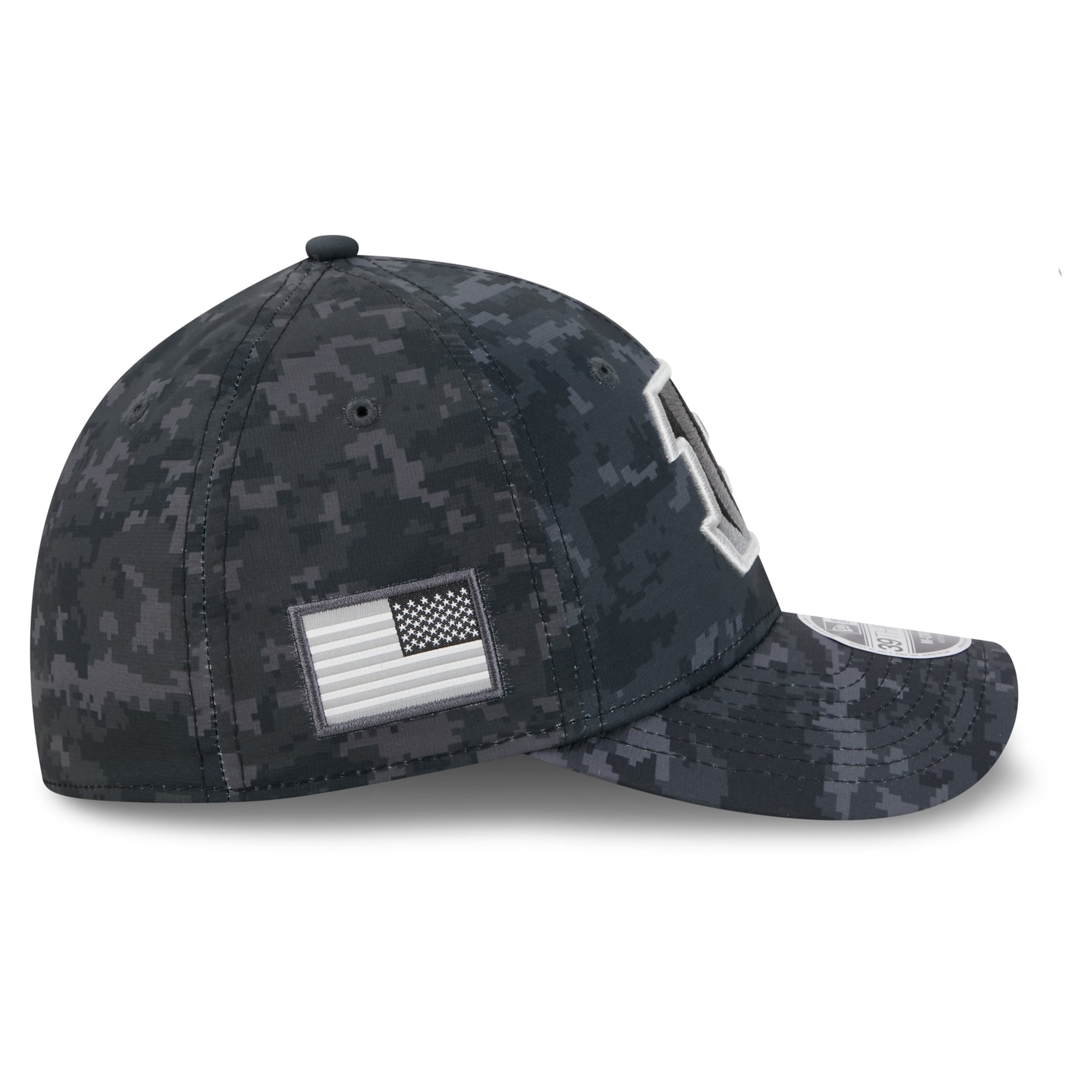 Men's New Era Black Cincinnati Bengals 2026 Salute To Service 39THIRTY M-Crown Stretch Hat