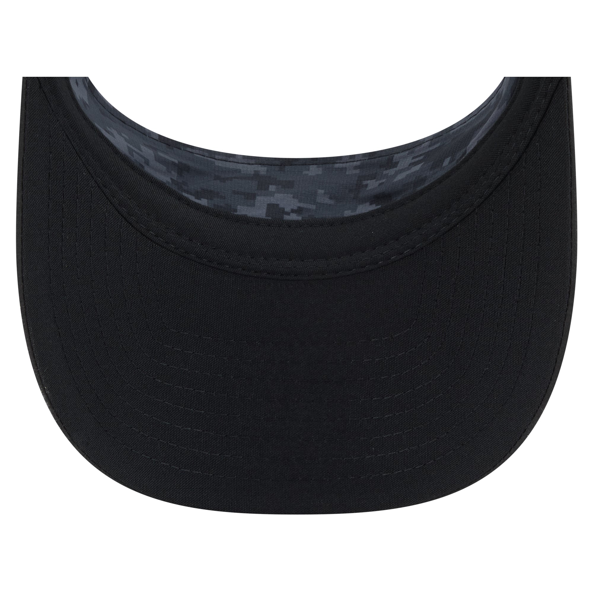Casquette New Era noire pour homme, modèle Cincinnati Bengals 2026 Salute To Service, visière ajustable