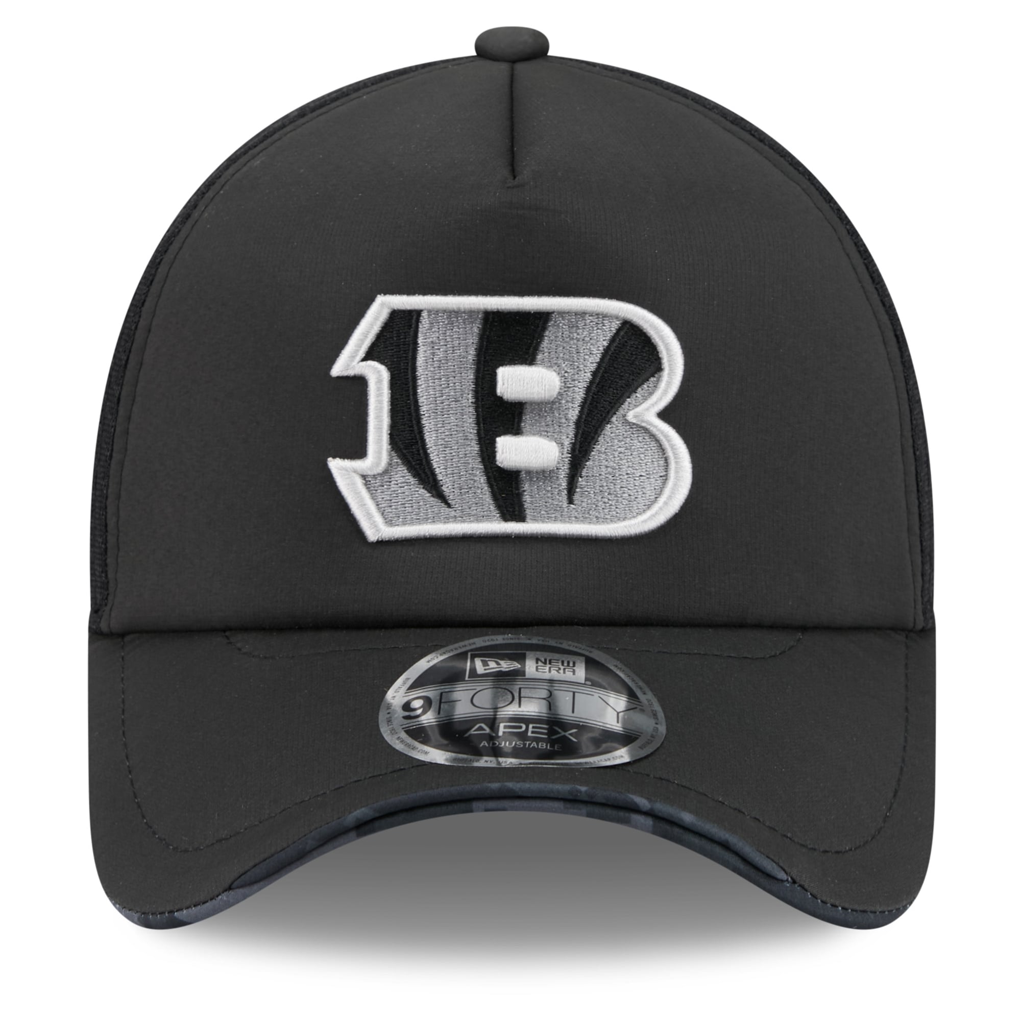 Men's New Era Black Cincinnati Bengals 2026 Salute To Service Apex 9FORTY Adjustable Trucker Hat