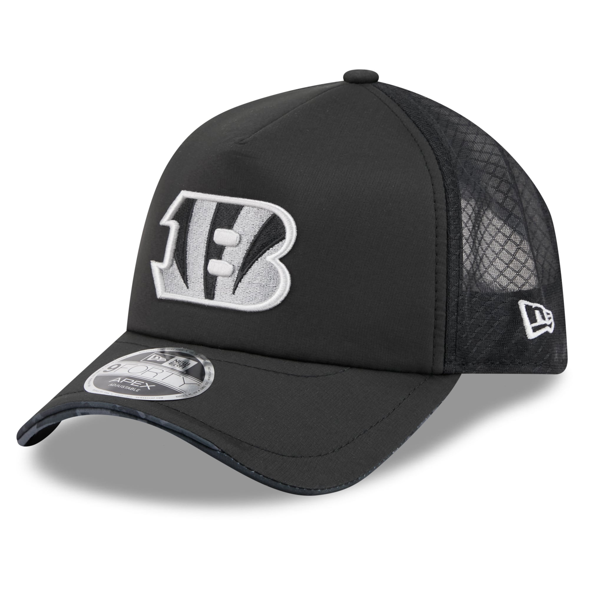 Men's New Era Black Cincinnati Bengals 2026 Salute To Service Apex 9FORTY Adjustable Trucker Hat