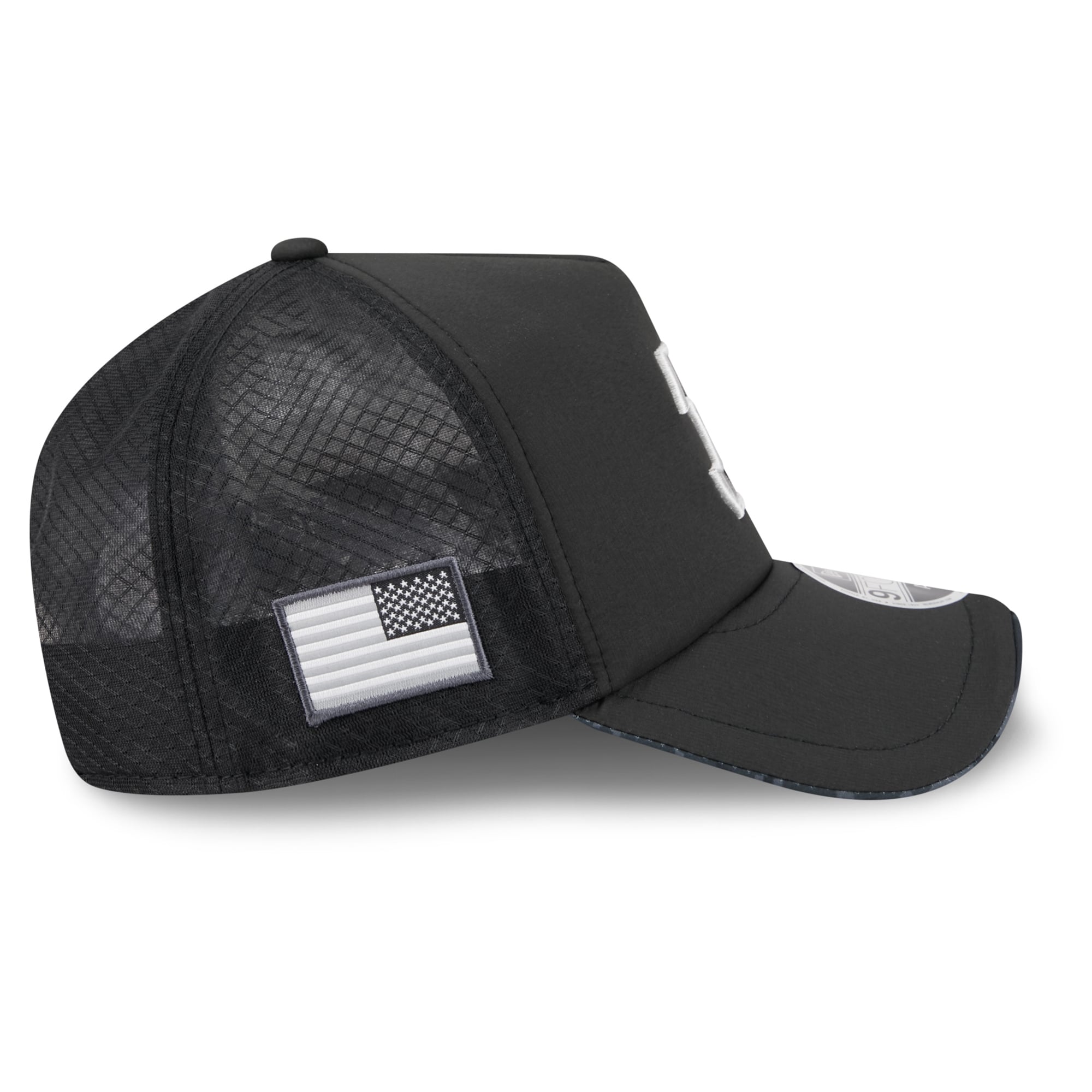 Men's New Era Black Cincinnati Bengals 2026 Salute To Service Apex 9FORTY Adjustable Trucker Hat