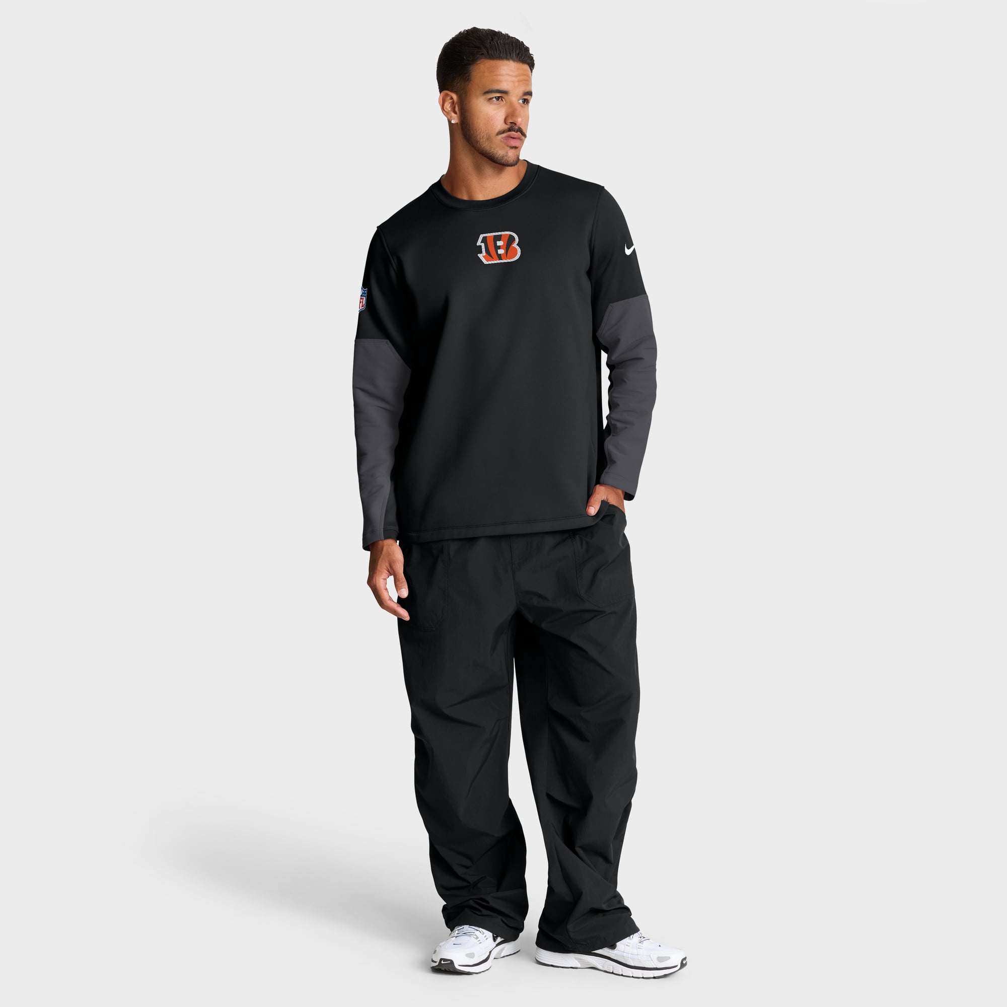 Men's Nike Black Cincinnati Bengals Sideline Coaches Midweight Therma-FIT Crew Pullover