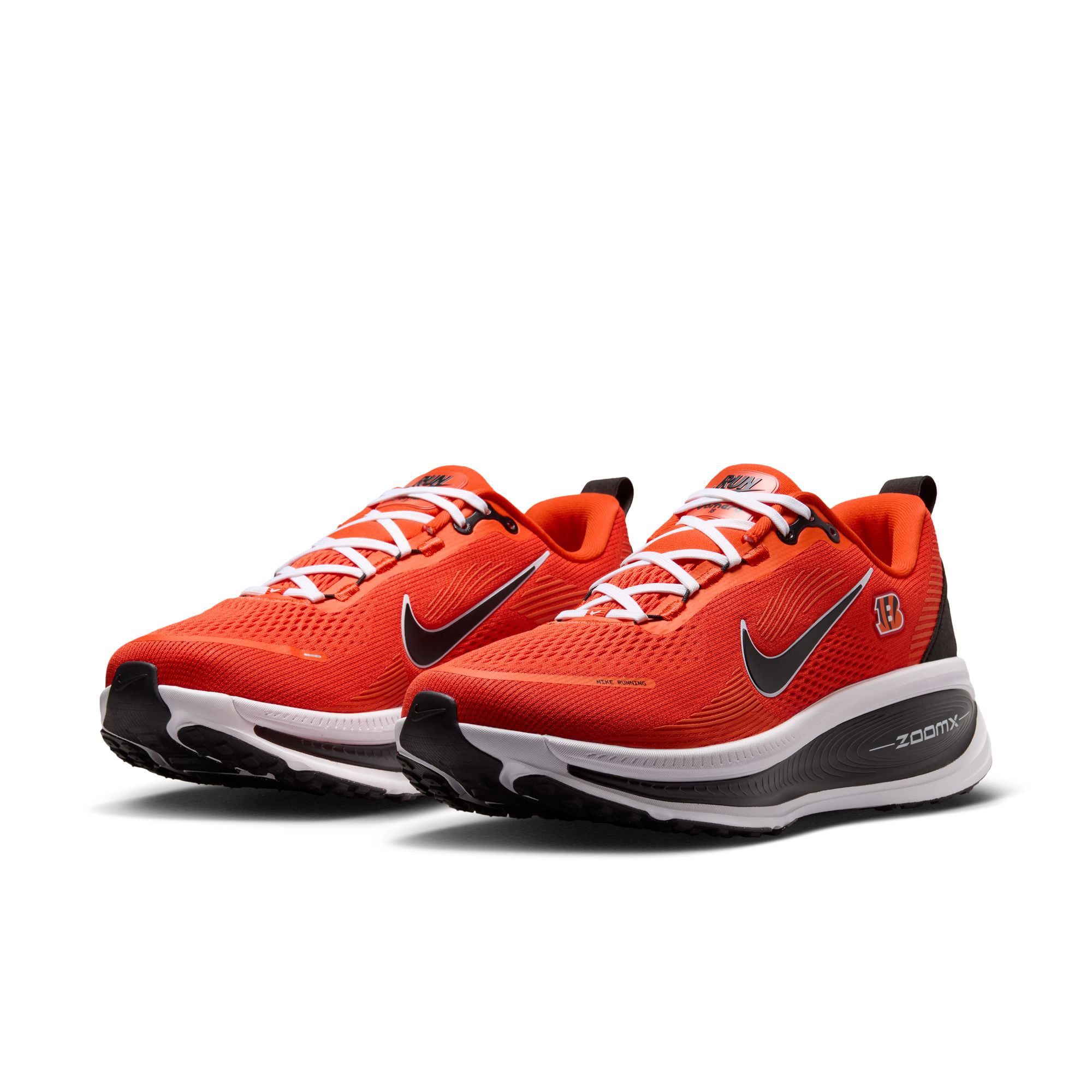 Chaussures de course Nike Cincinnati Bengals Vomero 18 pour hommes