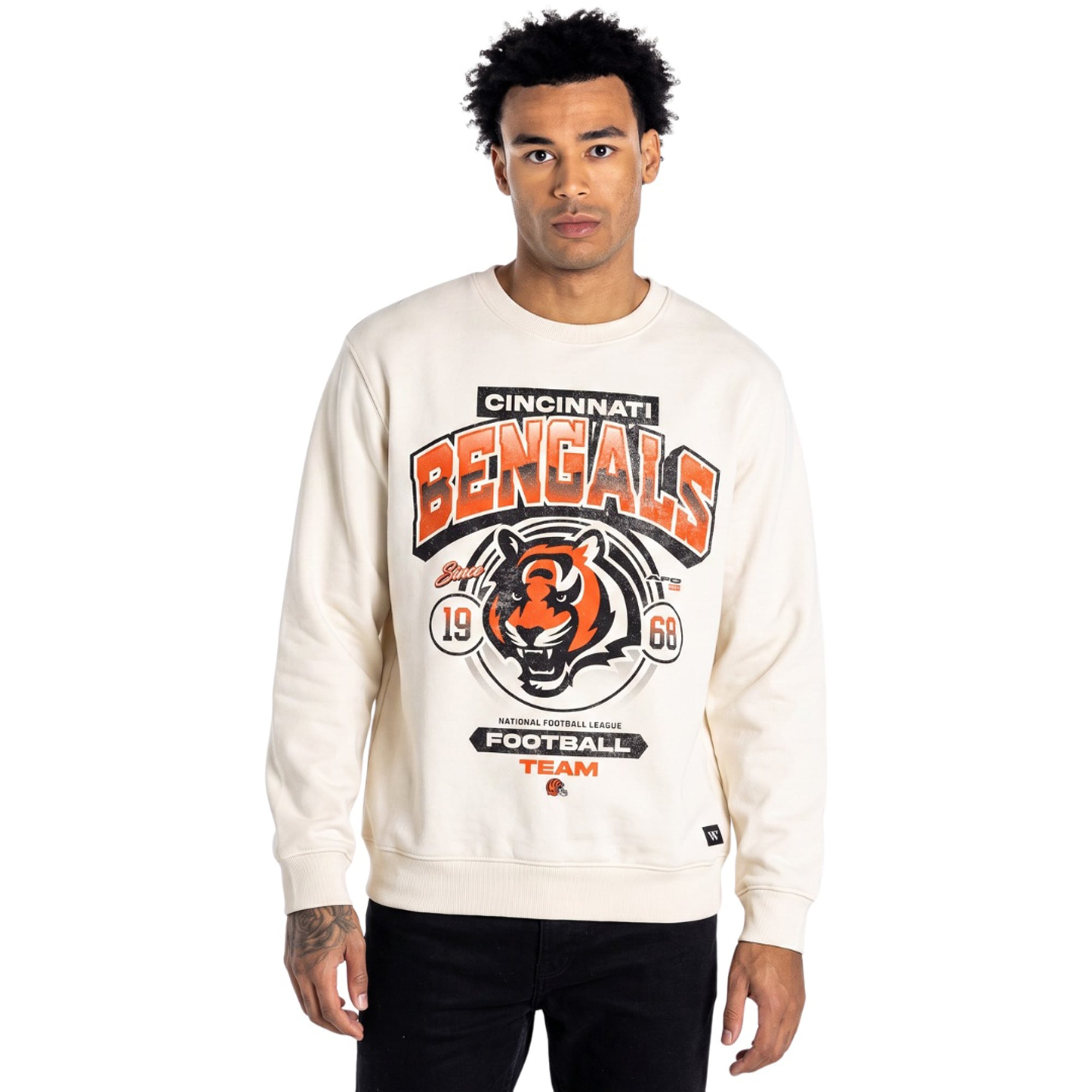 Sweat-shirt unisexe The Wild Collective couleur crème à motif Cincinnati Bengals
