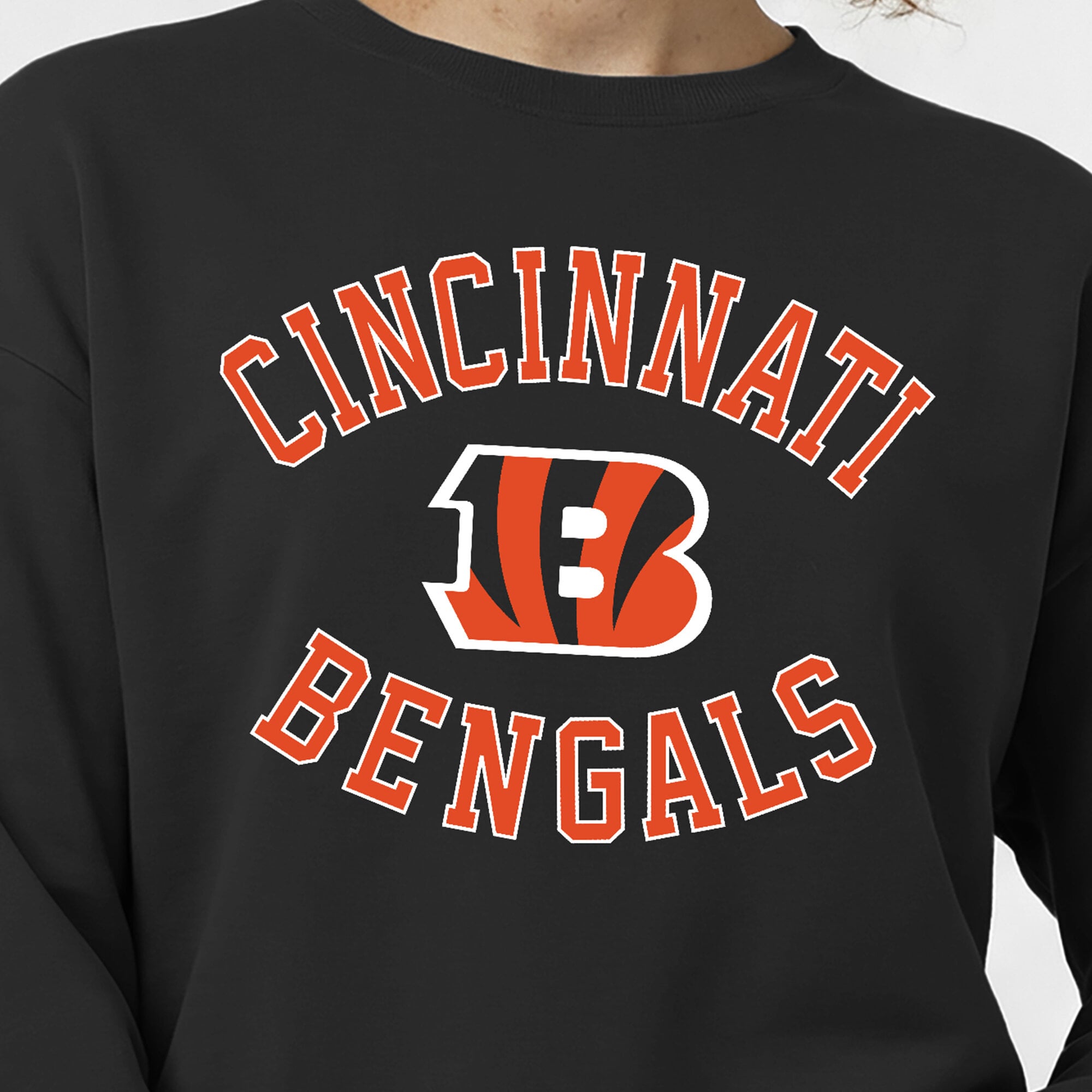 Women's Champion Black Cincinnati Bengals Heart & Soul Powerblend Sweatshirt