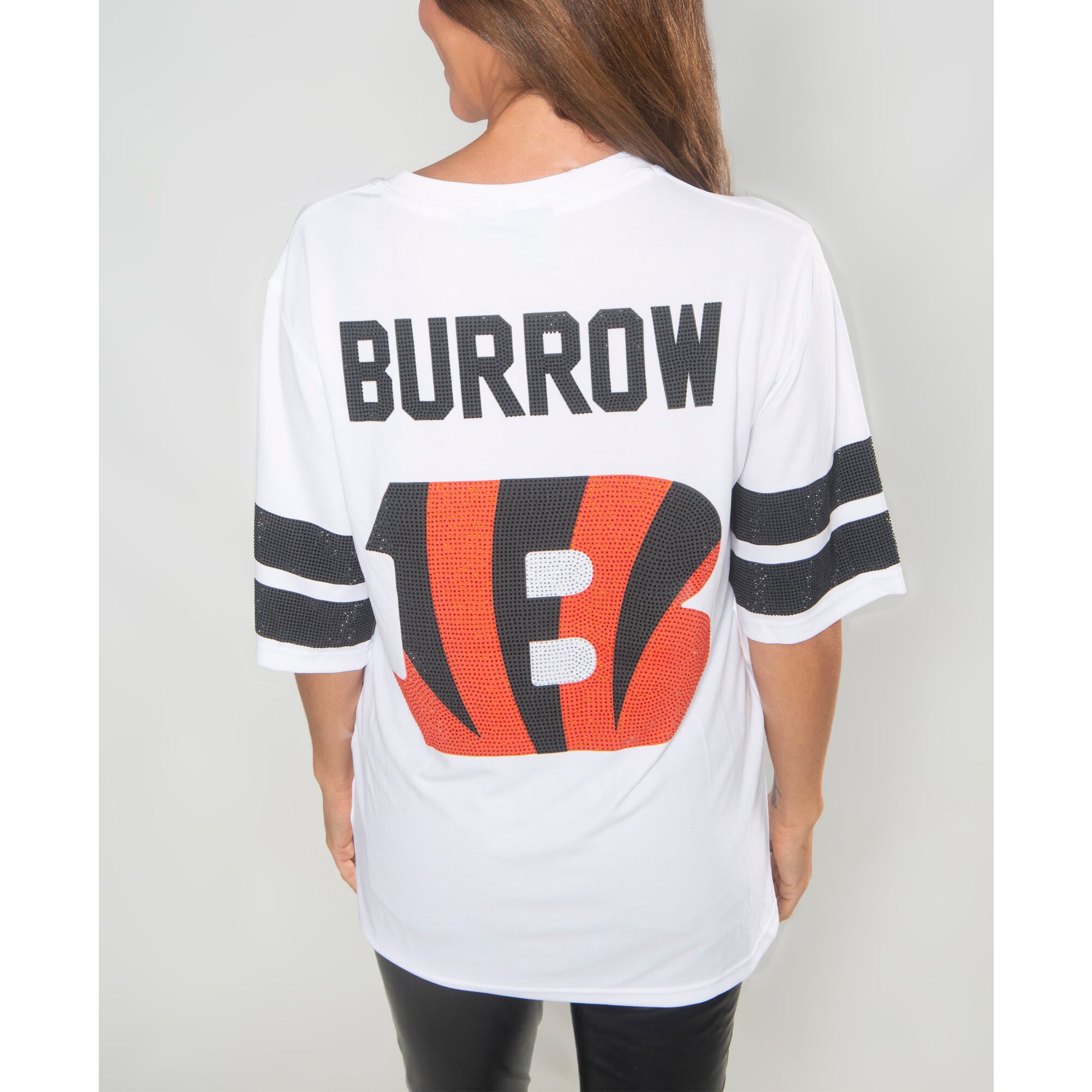 Tunique FABGATING pour femme par Cuce Joe Burrow blanche à col en V ornée de cristaux des Bengals Cincinnati