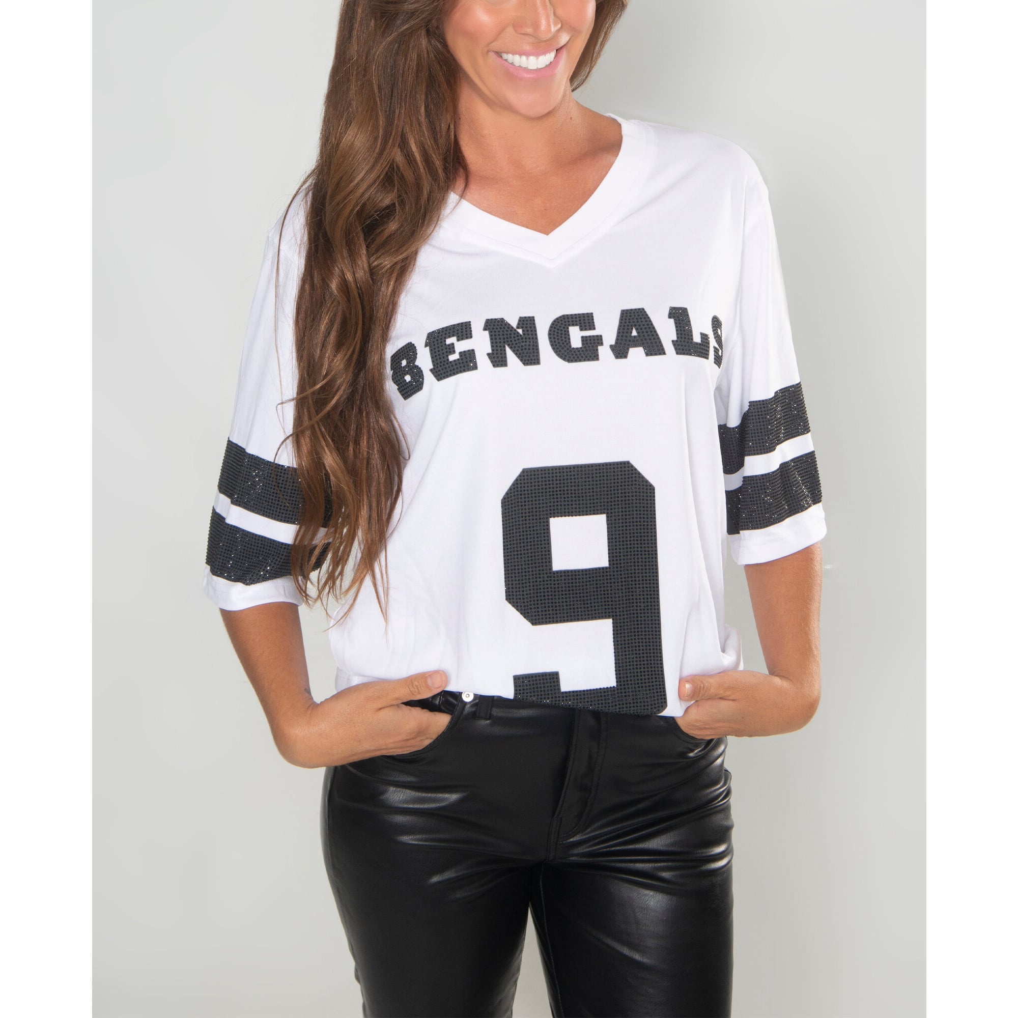 Tunique FABGATING pour femme par Cuce Joe Burrow blanche à col en V ornée de cristaux des Bengals Cincinnati