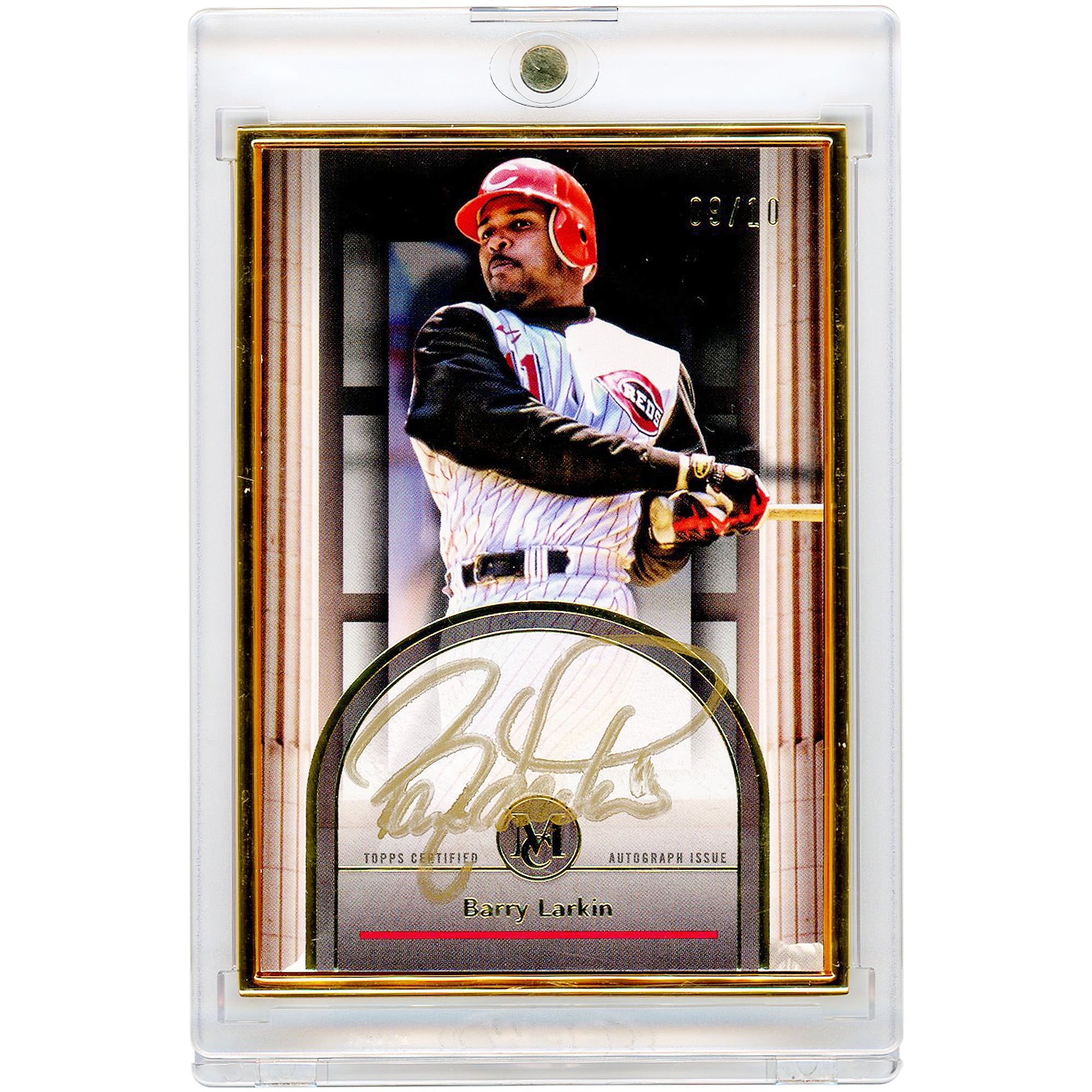 Carte autographiée de Barry Larkin (Reds de Cincinnati), collection Topps Museum 2024, encadrée, encre dorée, n° FMA-BL, n° 9/10